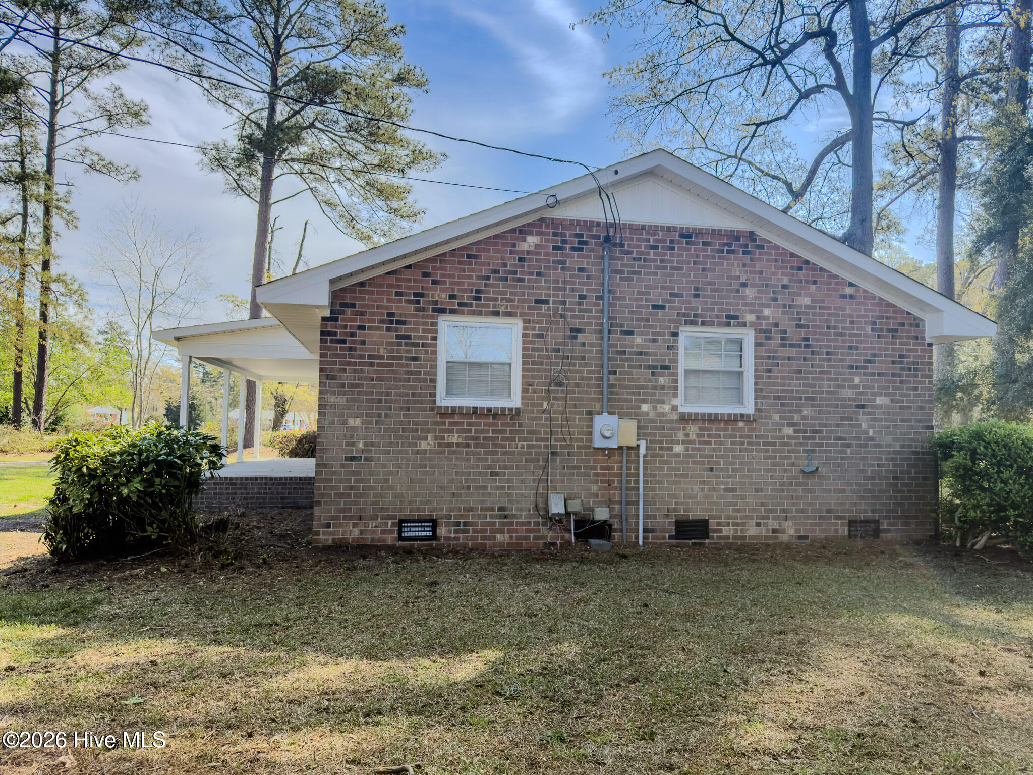 598 Forest Road Property Photo 8