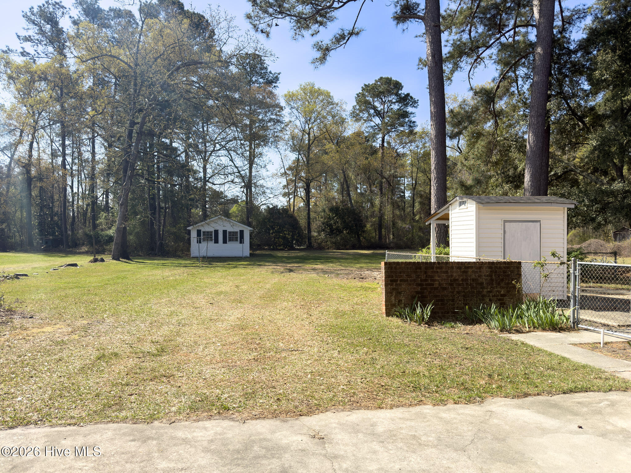 598 Forest Road Property Photo 11