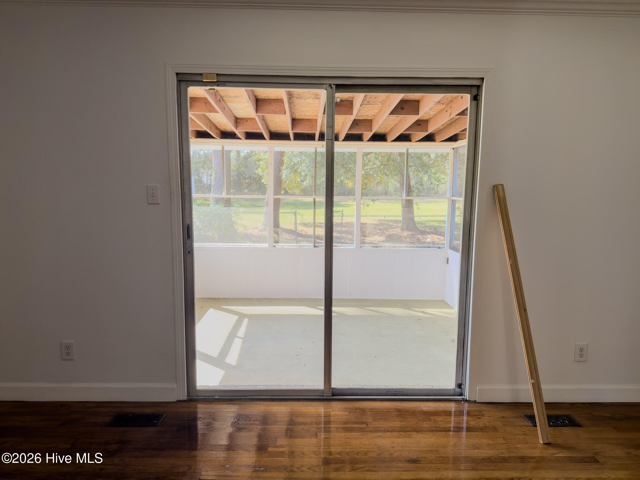 598 Forest Road Property Photo 15