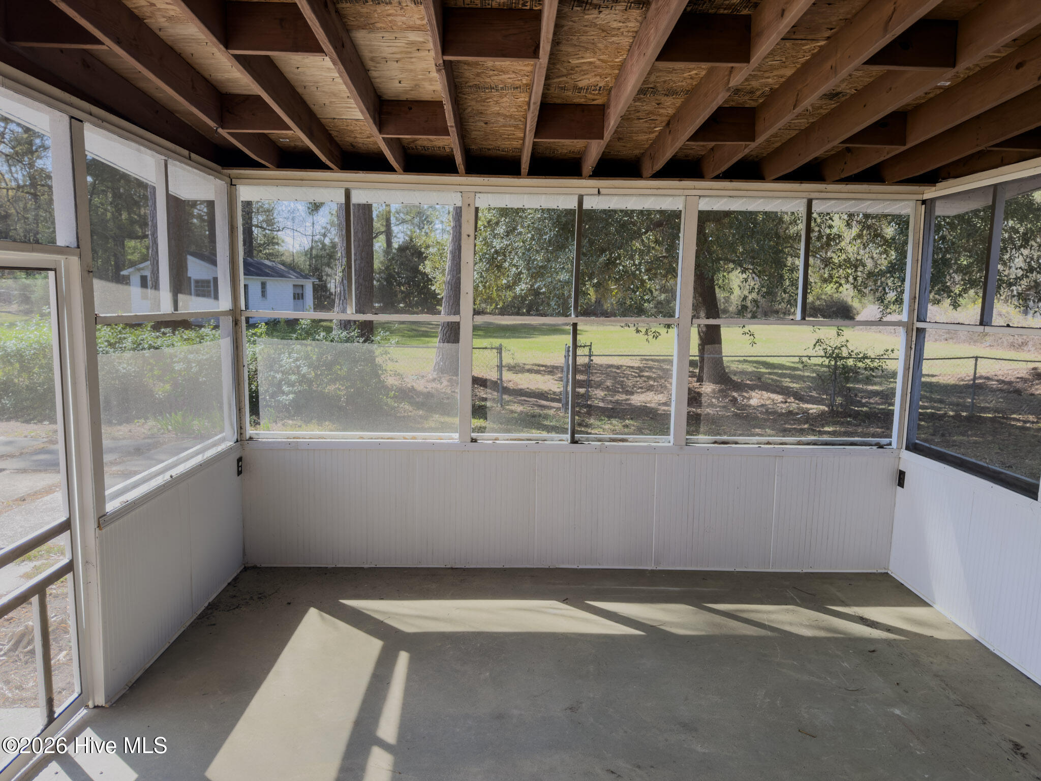 598 Forest Road Property Photo 16