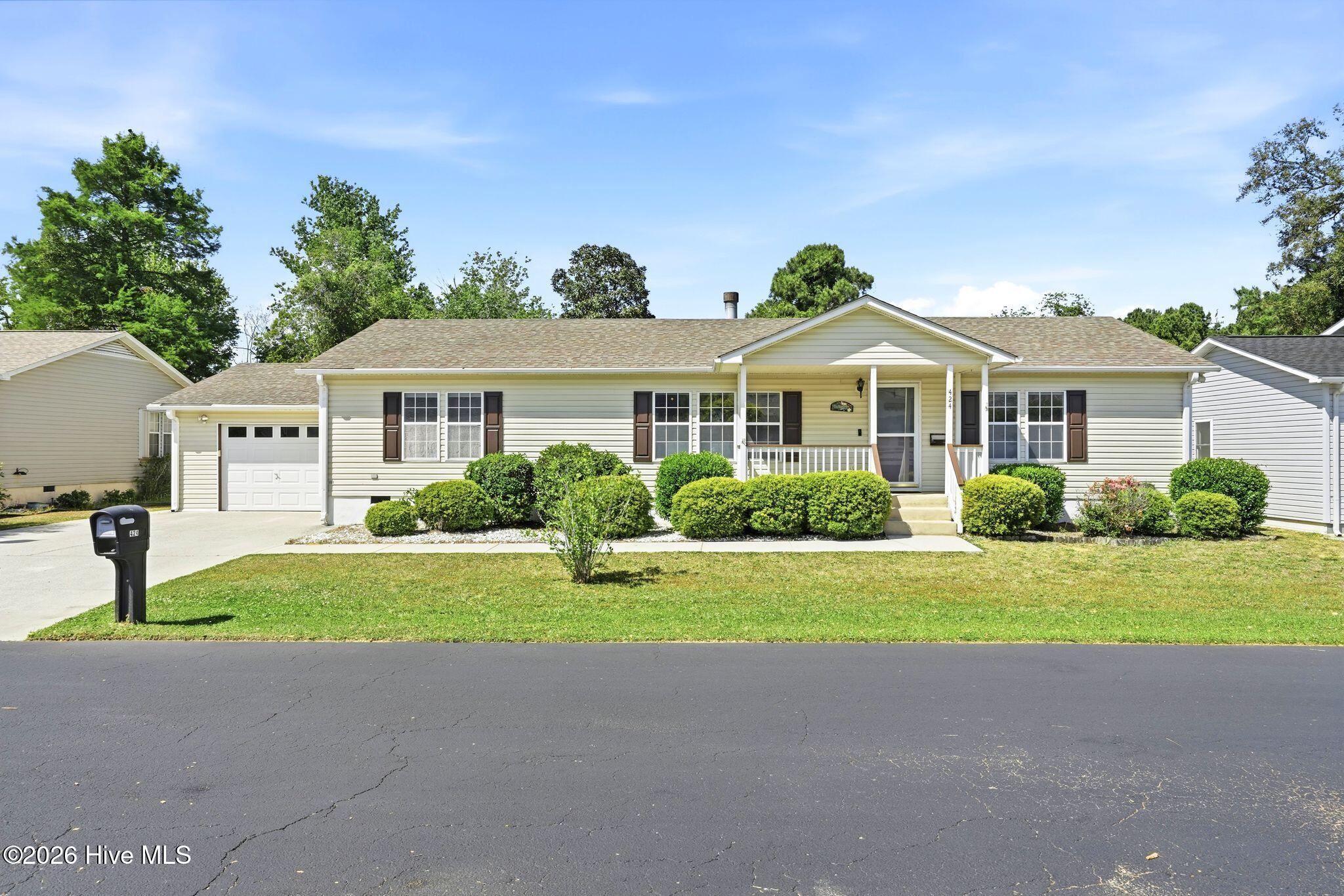 424 Capeside Drive Property Photo 1