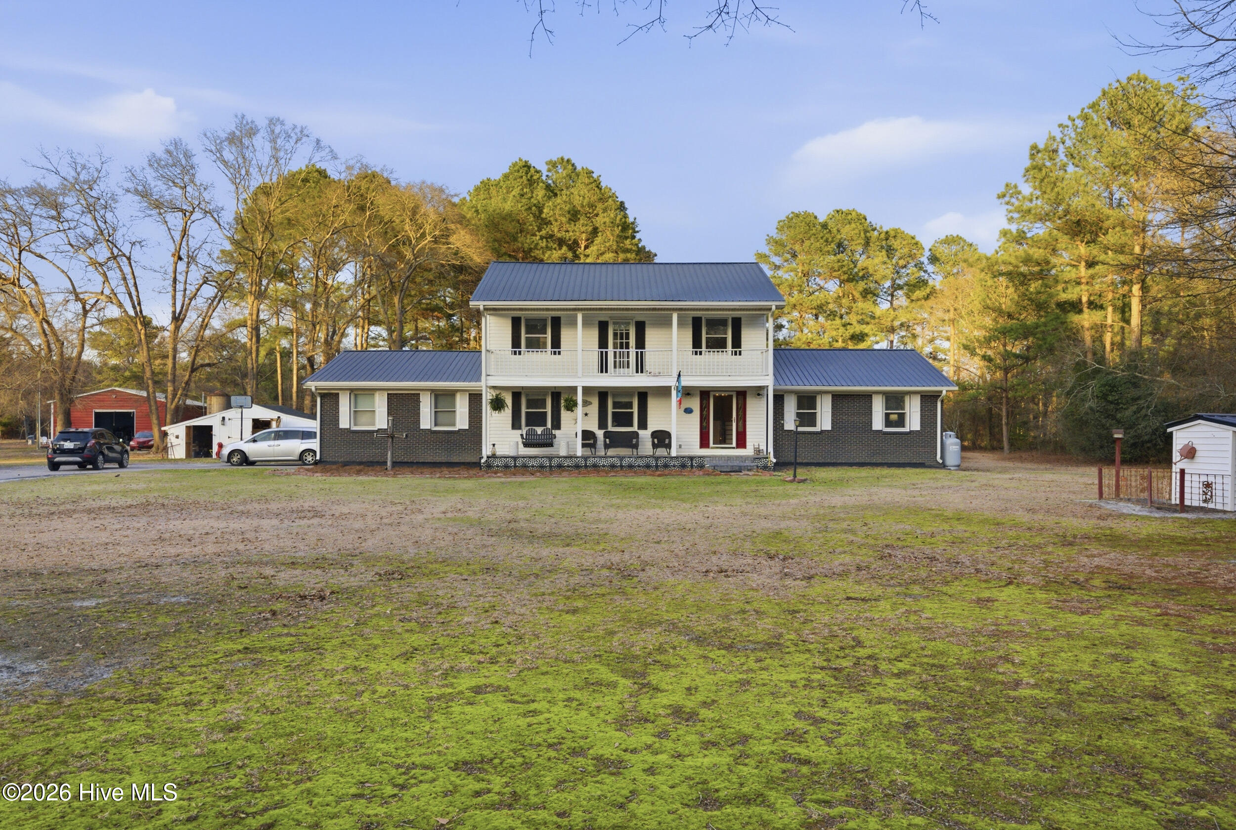 732 County Line Road Property Photo 2