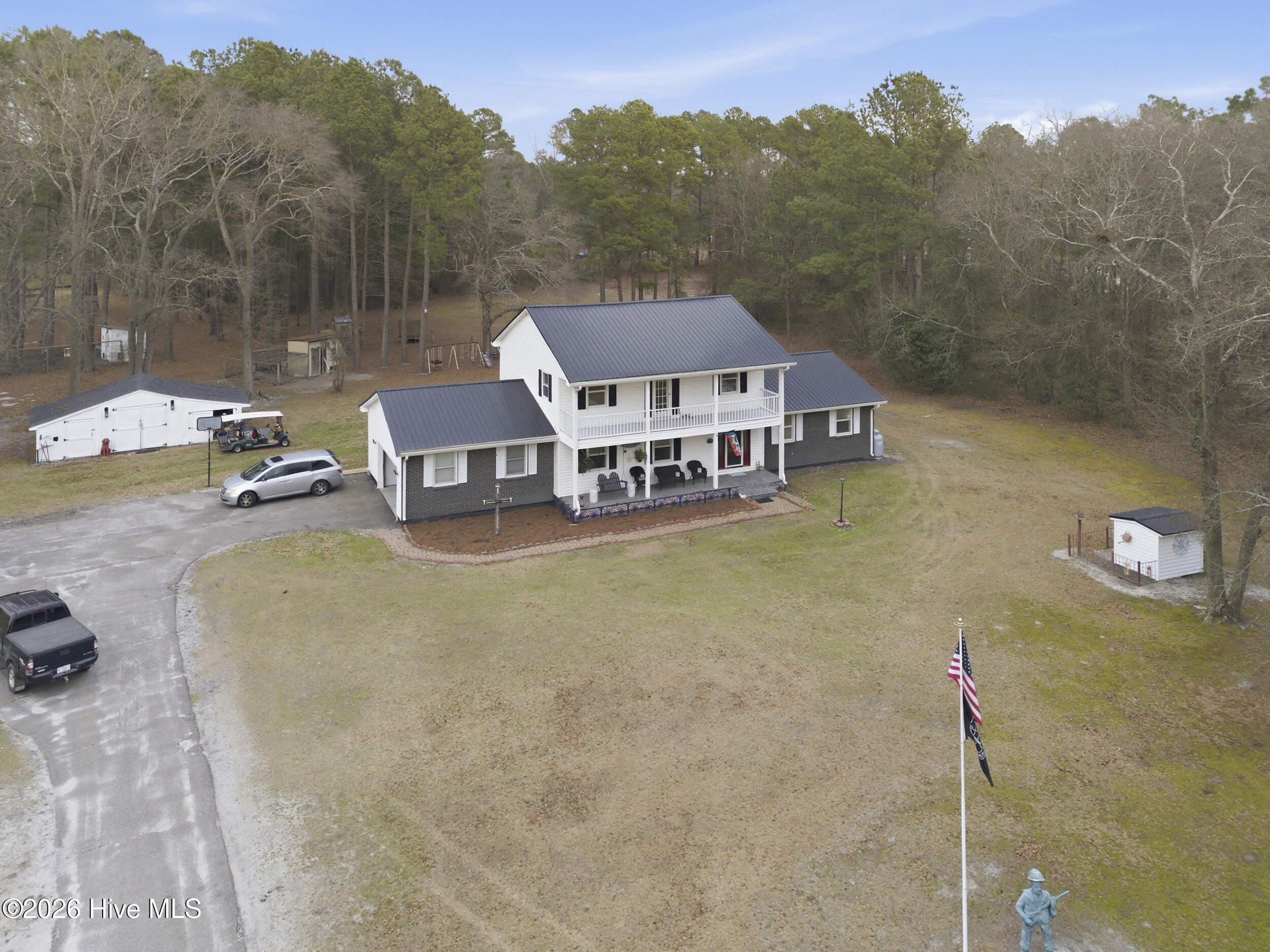732 County Line Road Property Photo 3