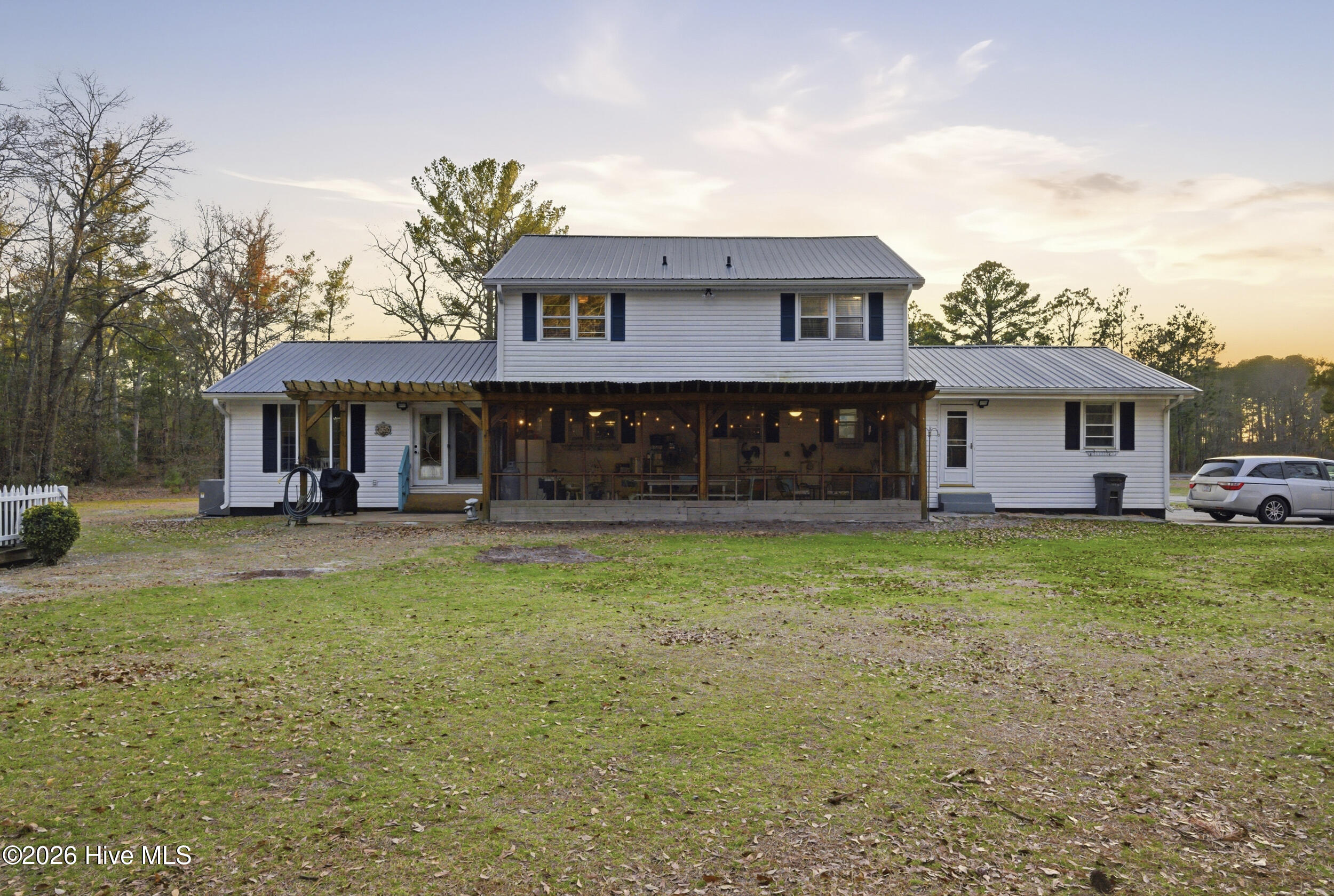 732 County Line Road Property Photo 4