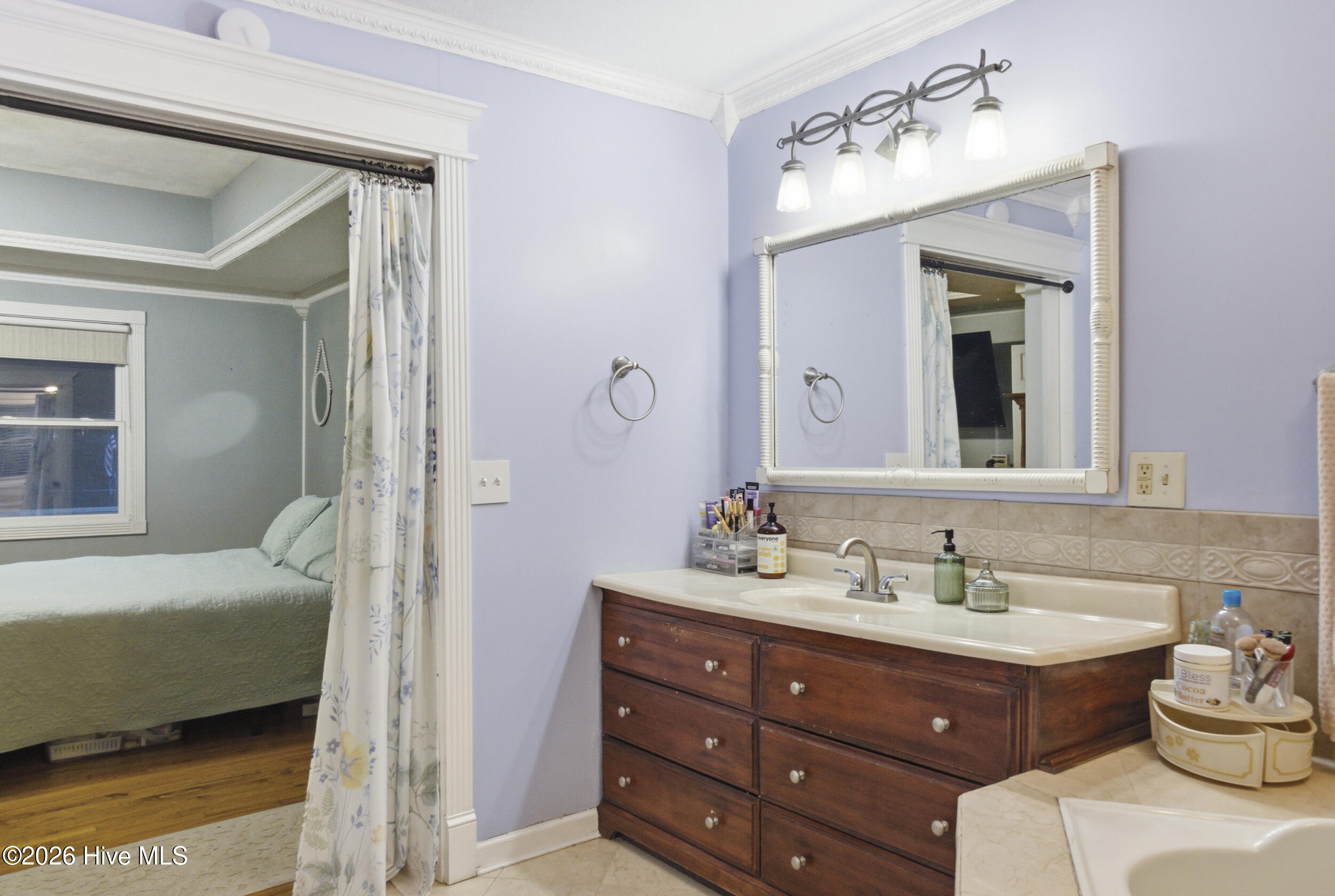 732 County Line Road Property Photo 12