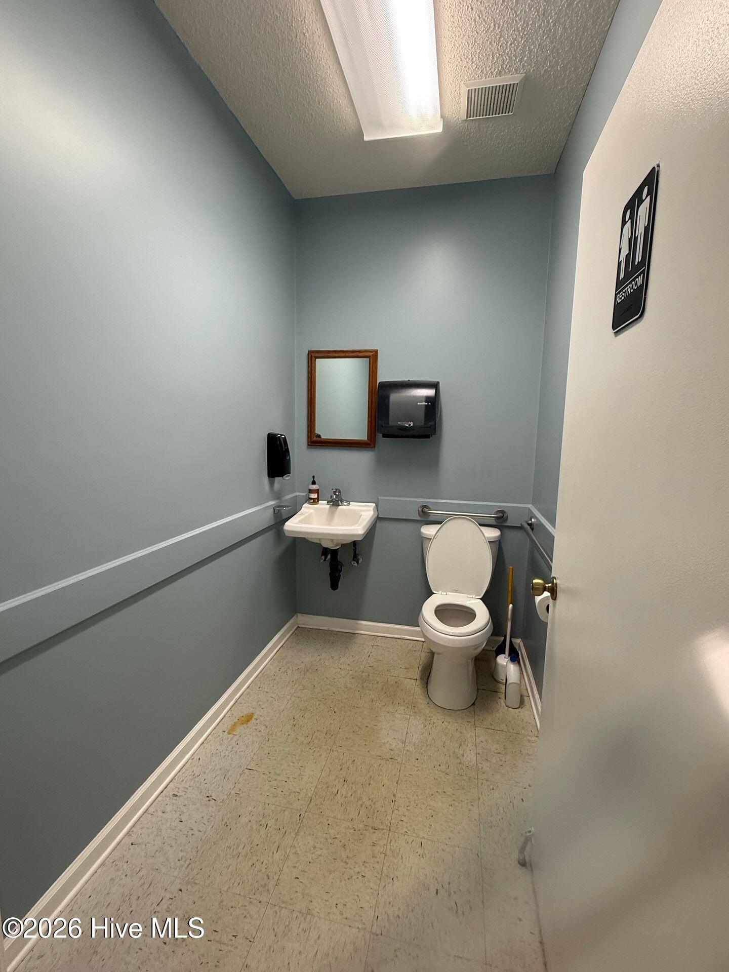 3805 Henderson Drive Property Photo 14