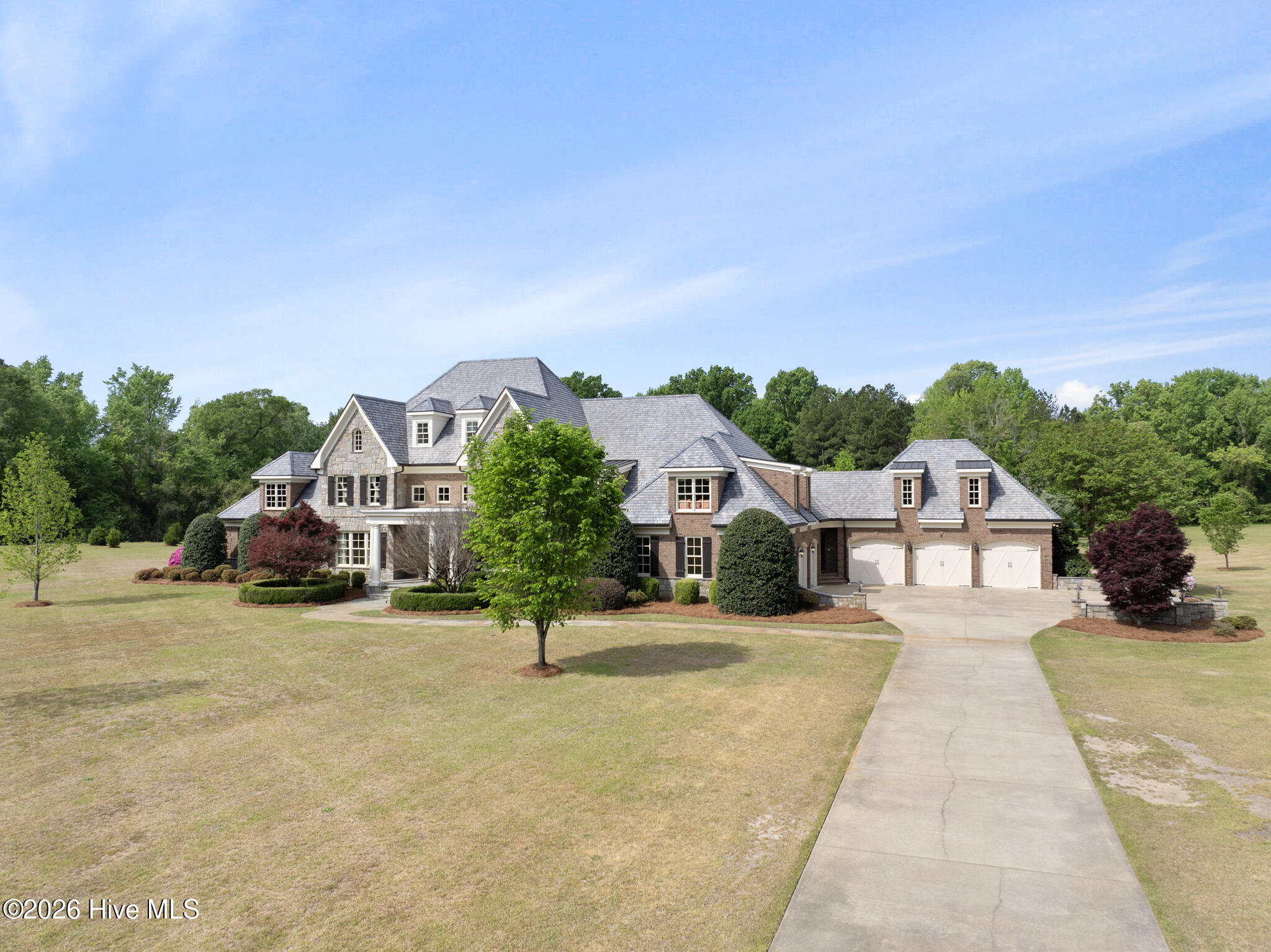 1181 Middle Road Property Photo 2
