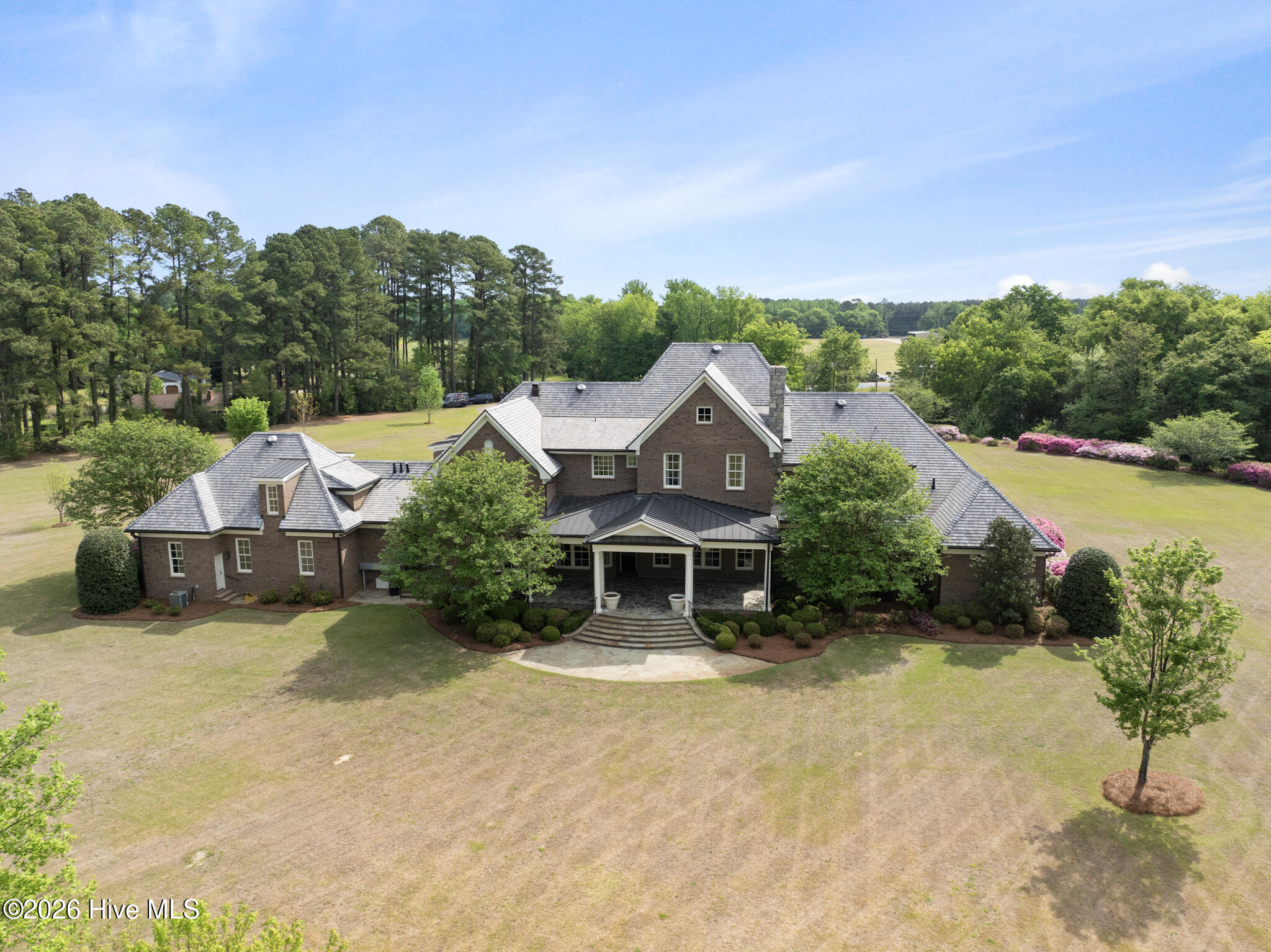 1181 Middle Road Property Photo 8
