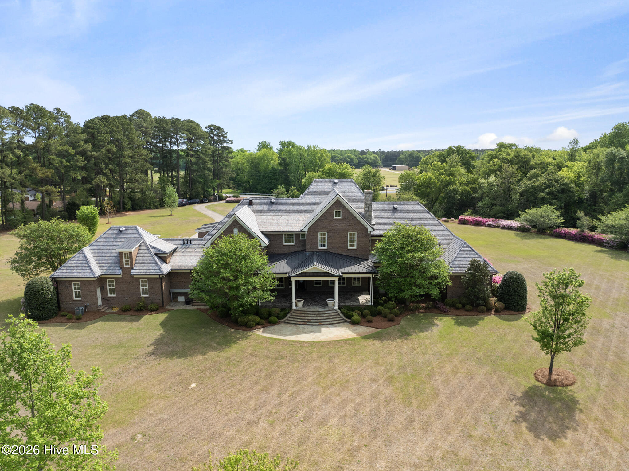 1181 Middle Road Property Photo 9