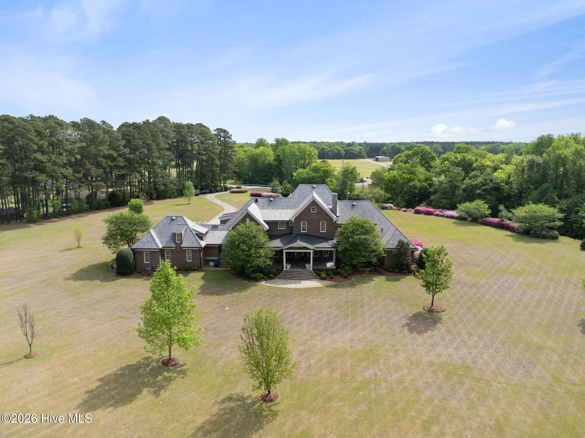 1181 Middle Road Property Photo 10