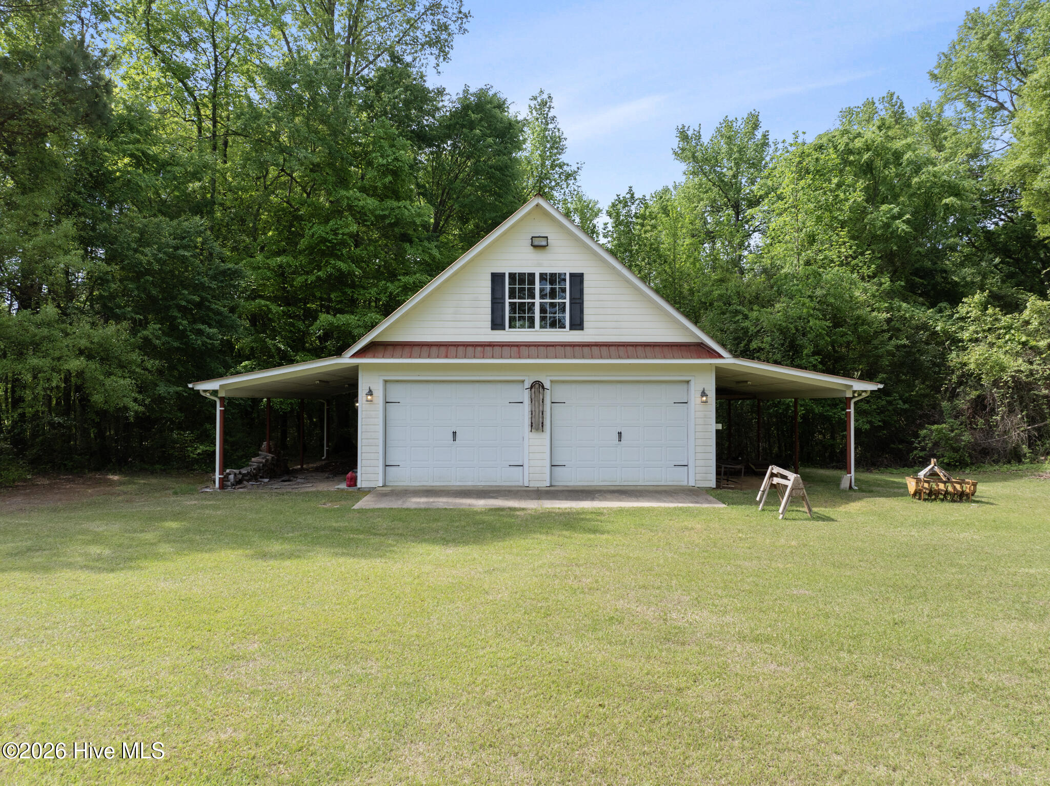 1181 Middle Road Property Photo 13