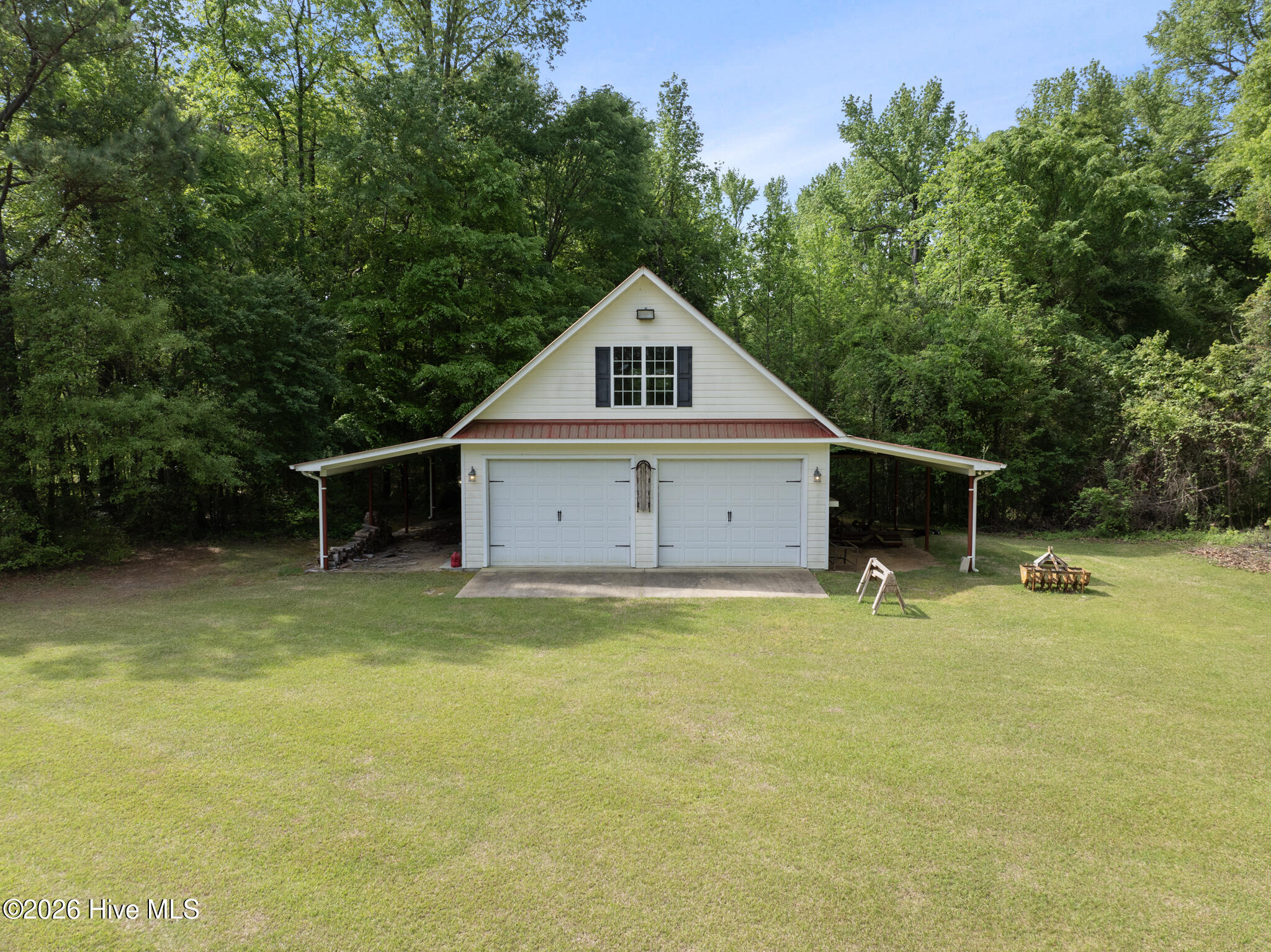 1181 Middle Road Property Photo 15