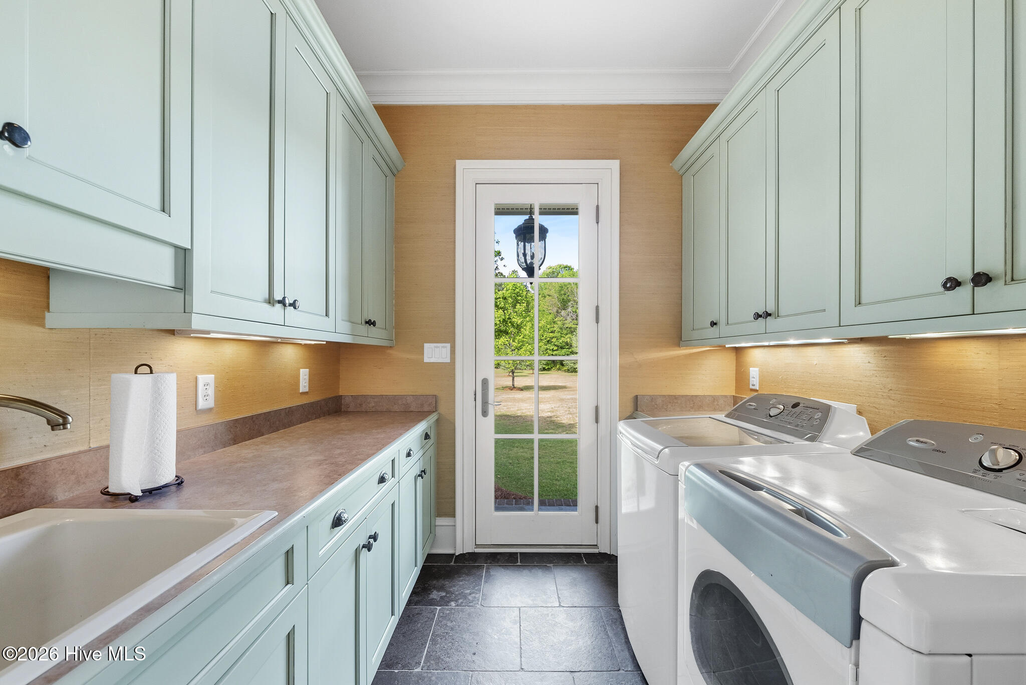 1181 Middle Road Property Photo 46