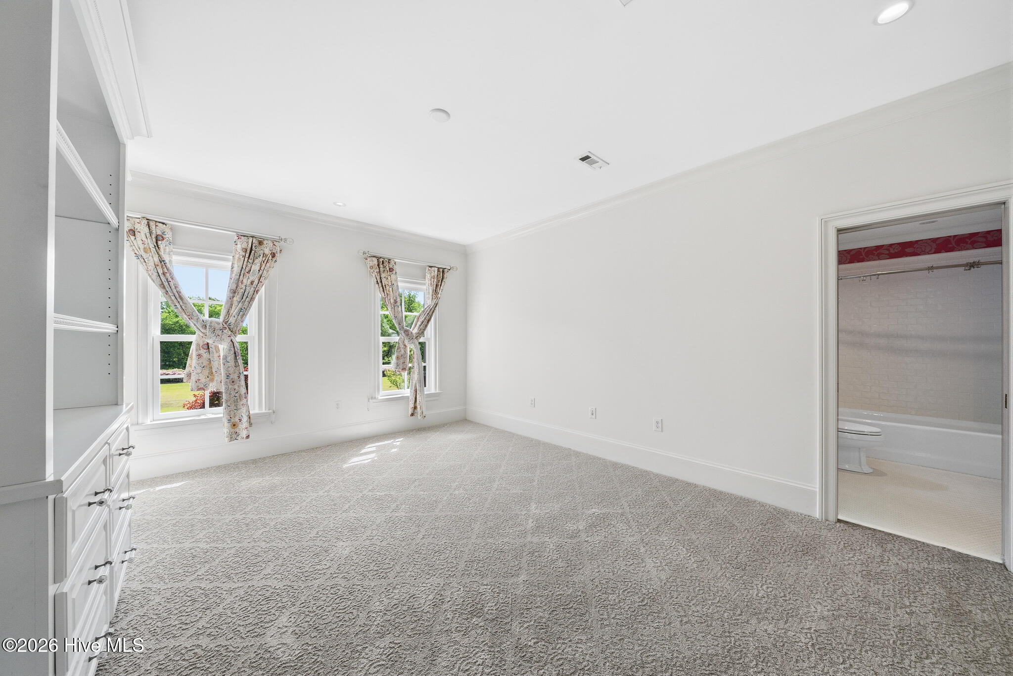 1181 Middle Road Property Photo 82