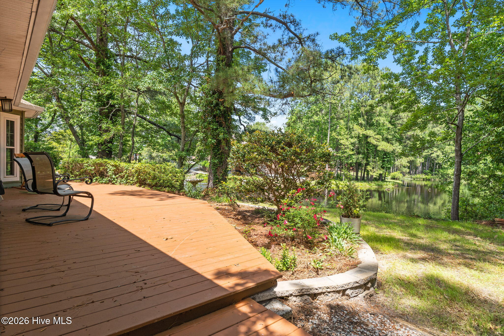 2490 Glen Drive Property Photo 11