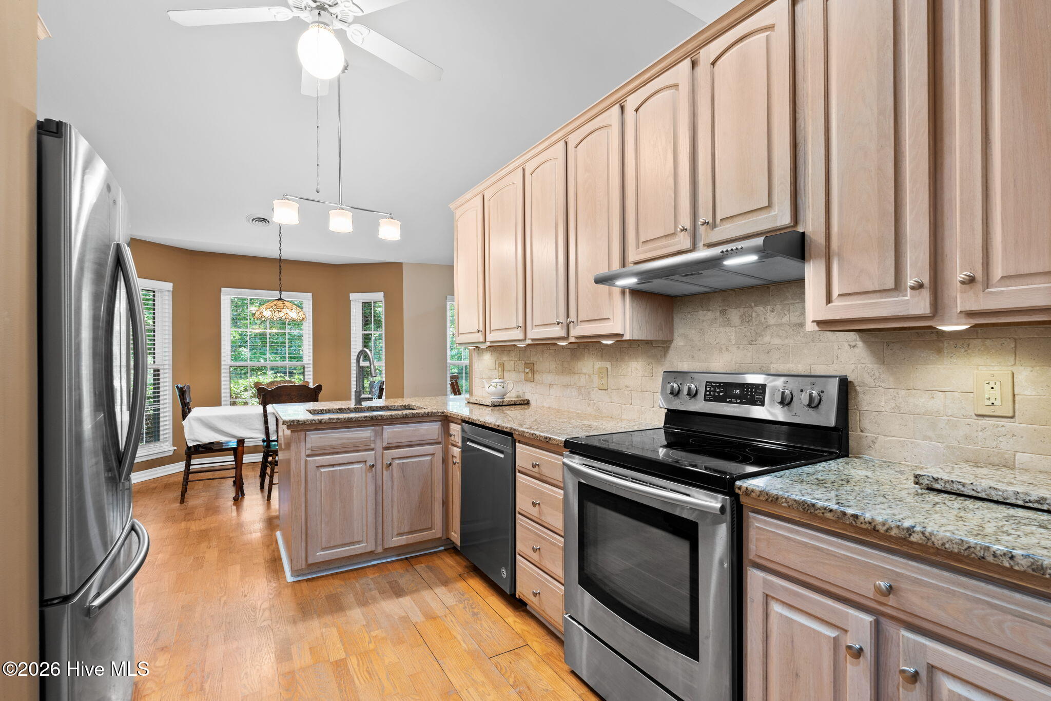 2490 Glen Drive Property Photo 35