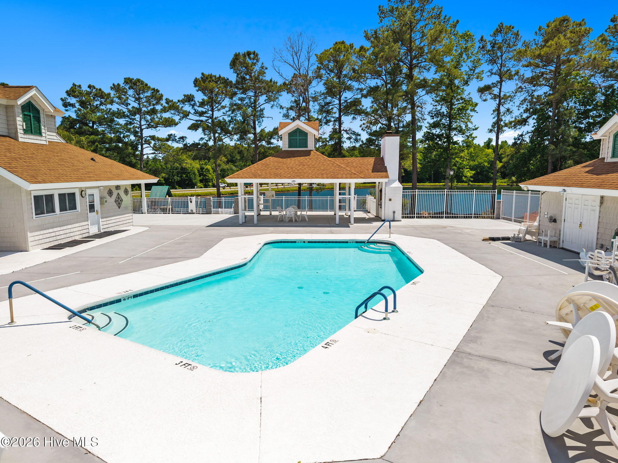 2490 Glen Drive Property Photo 63