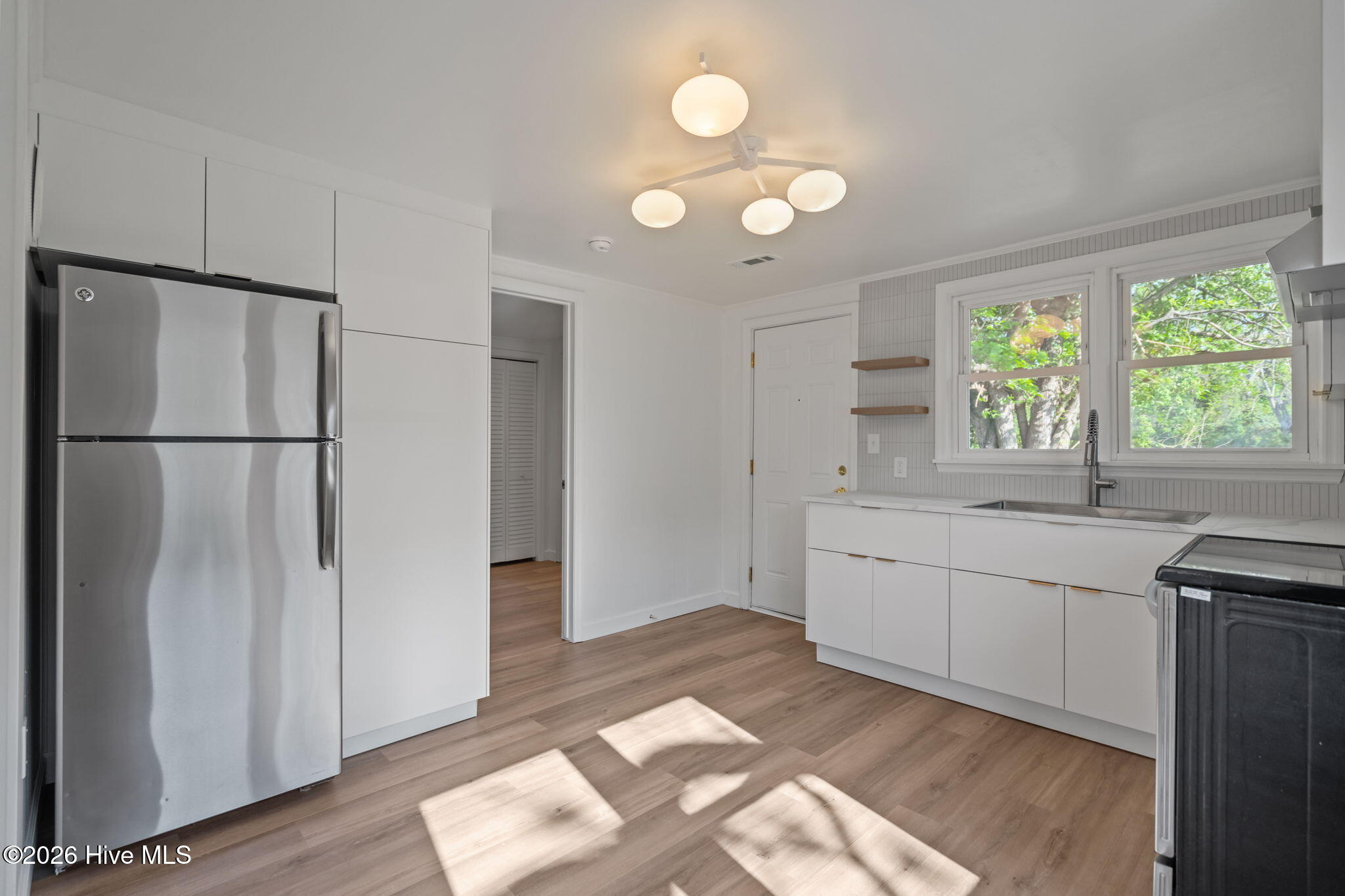 49 S 12th Street Property Photo 10