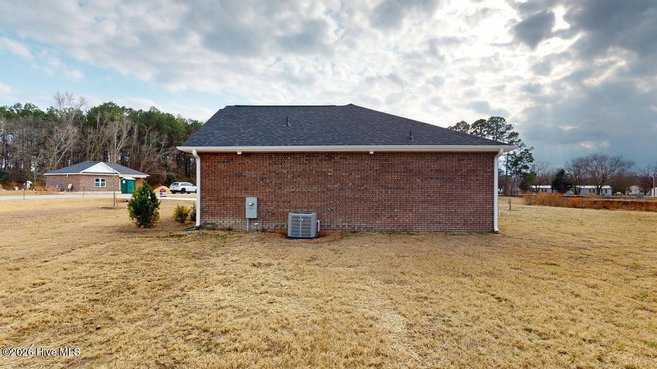 103 Sandy Spring Drive Property Photo 2