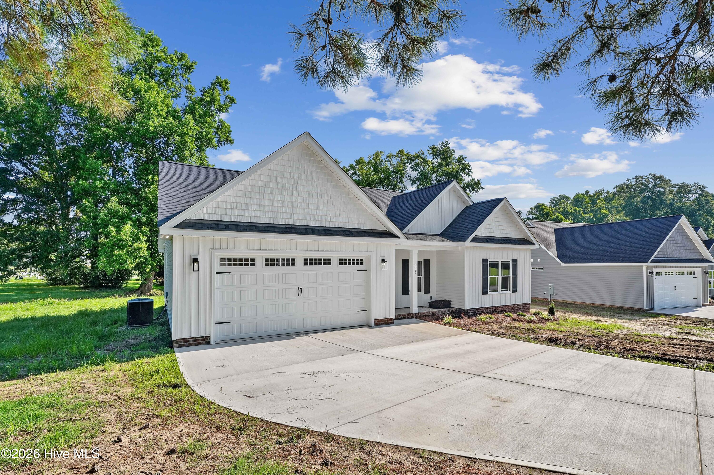505 N Hillandale Drive Property Photo 3