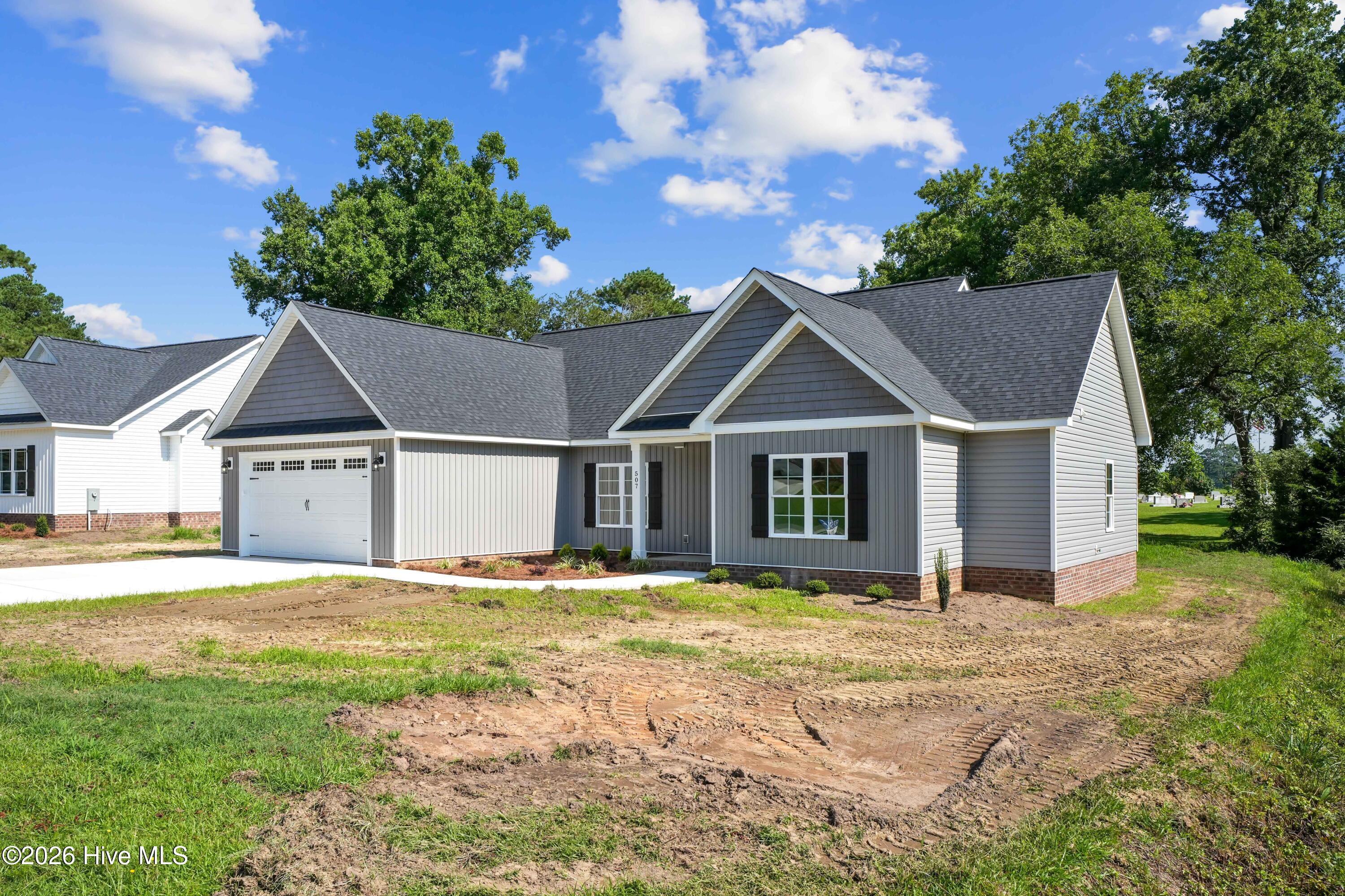 507 N Hillandale Drive Property Photo 4