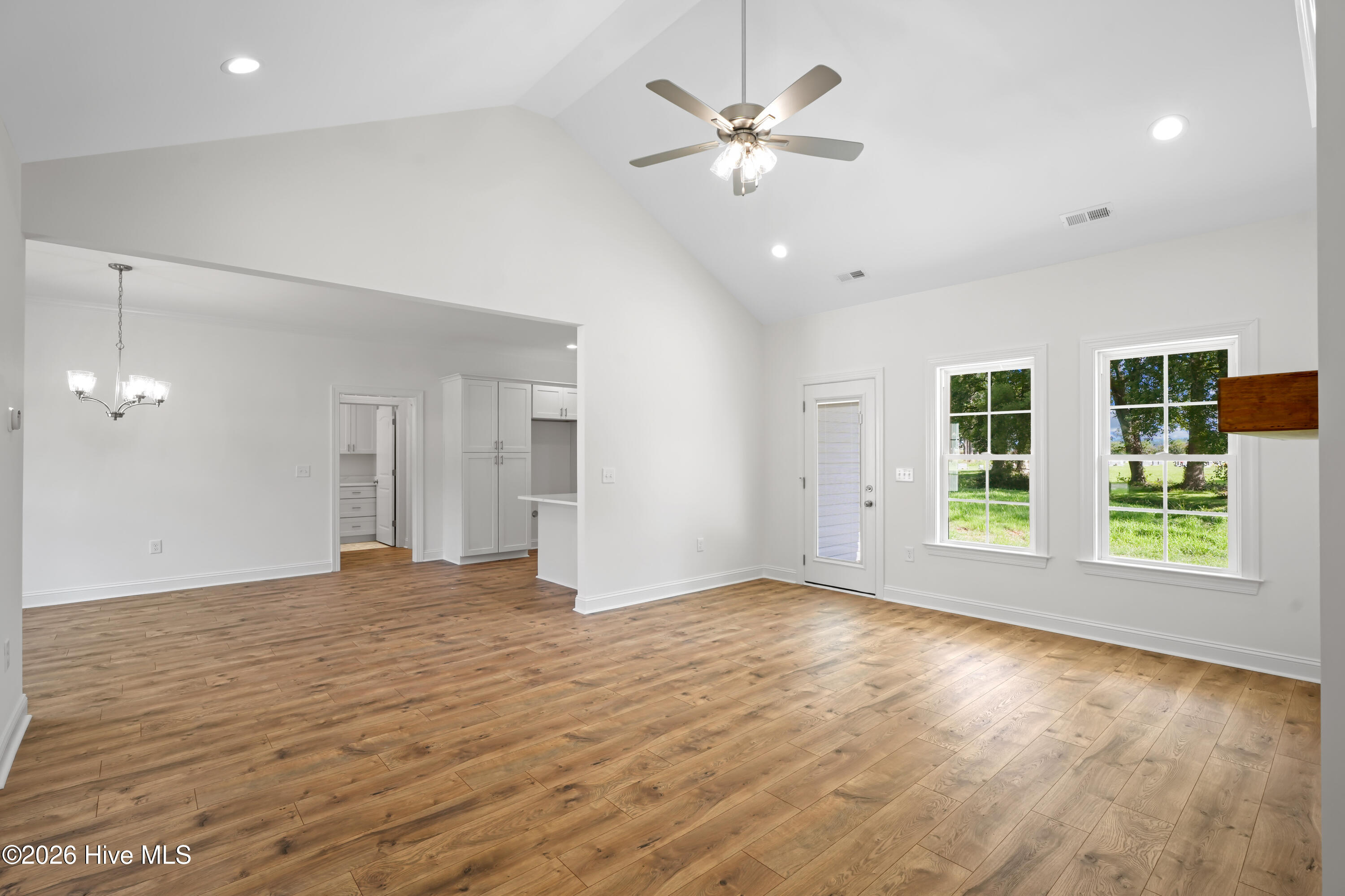 507 N Hillandale Drive Property Photo 17