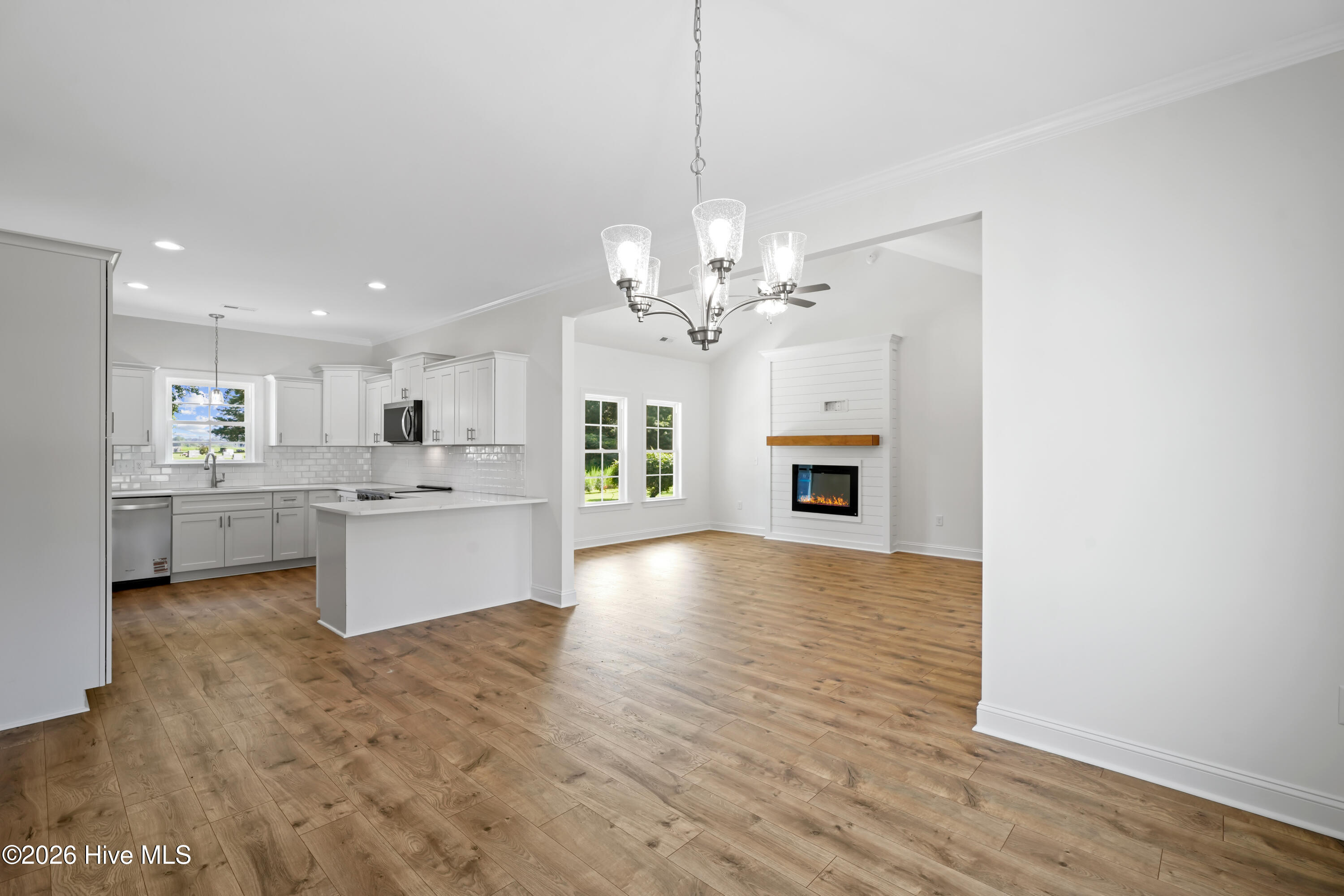 507 N Hillandale Drive Property Photo 18