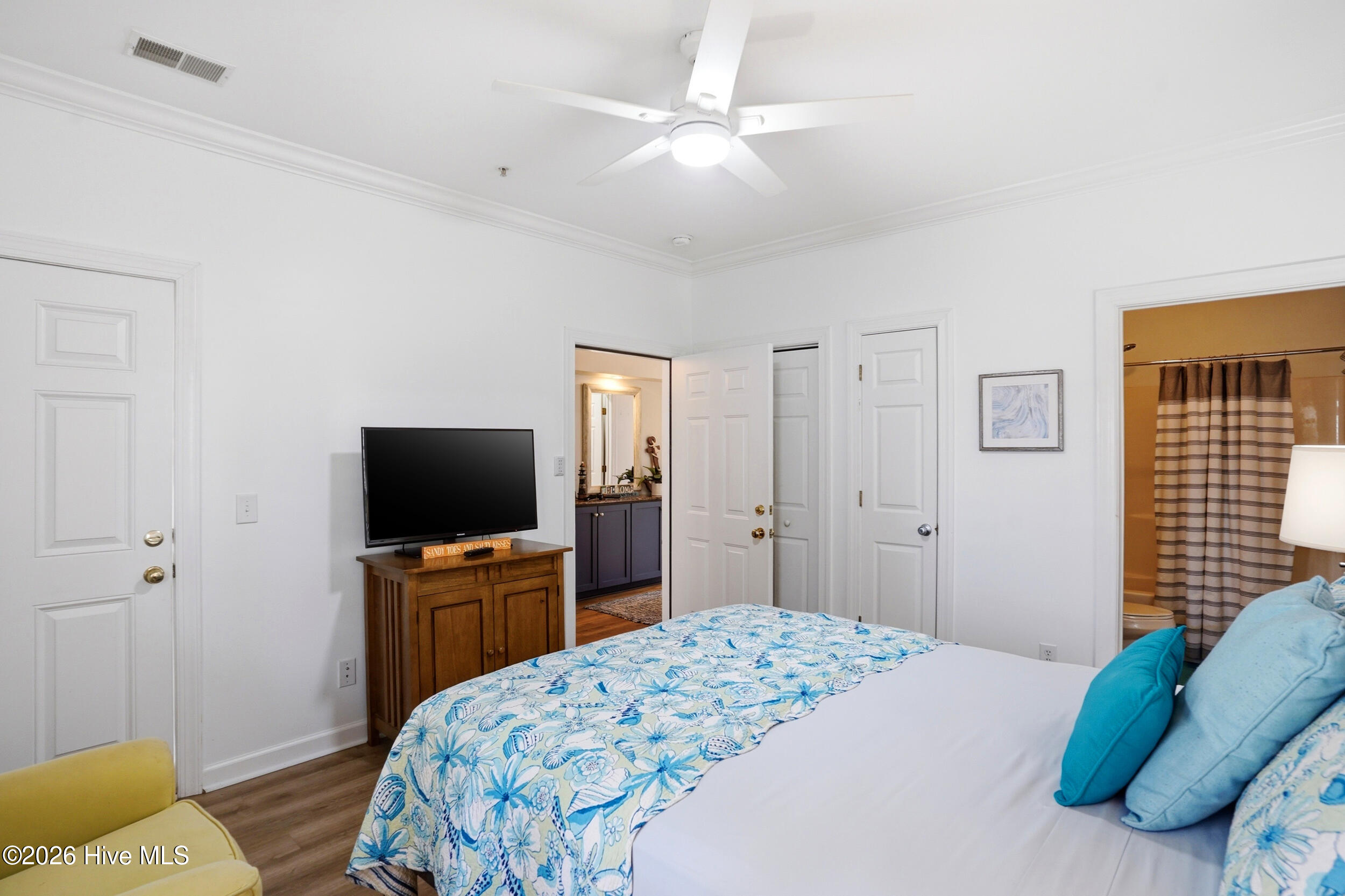 158 Via Old Sound Boulevard # B Property Photo 20