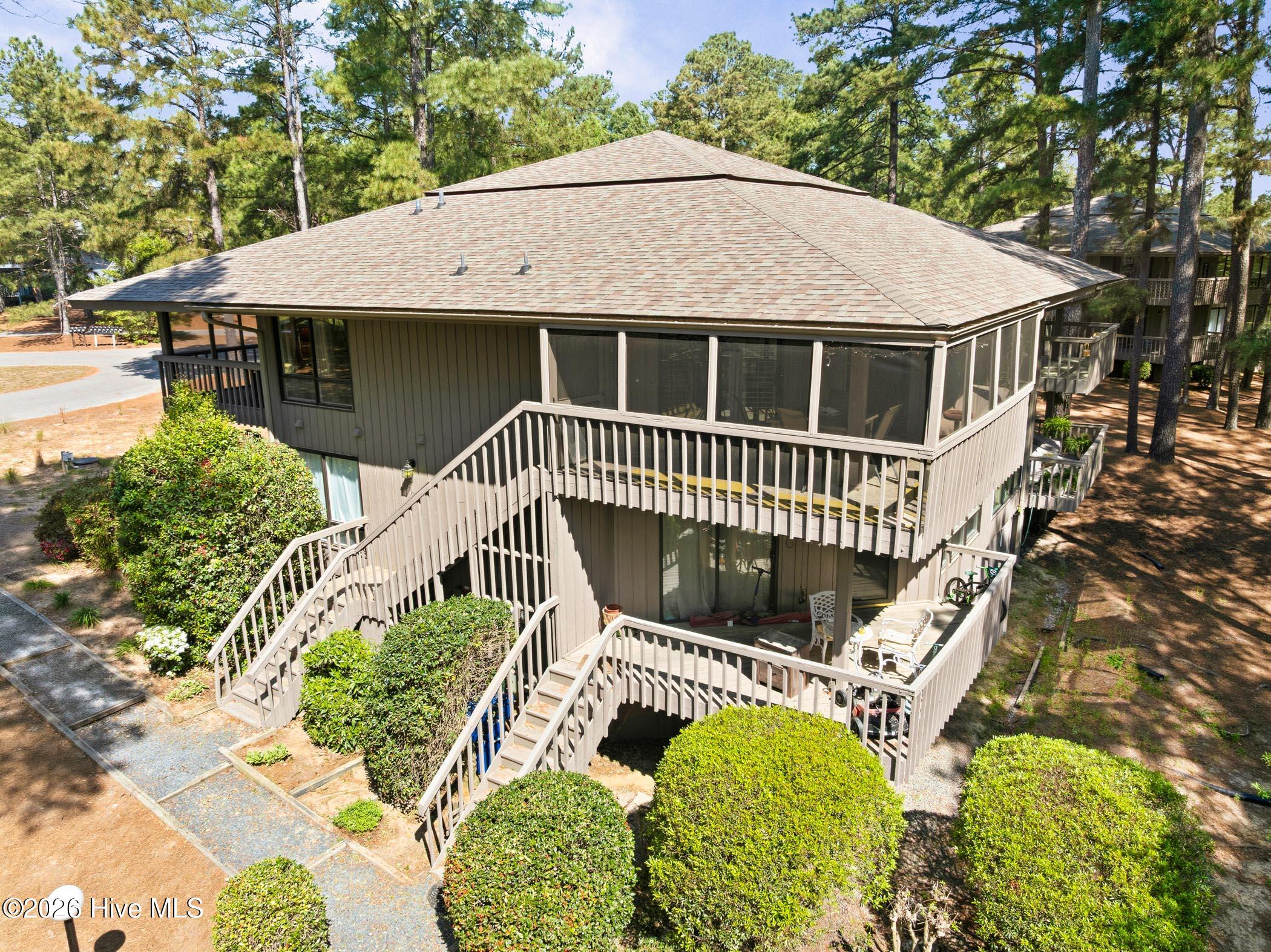 424 Foxcroft Circle Property Photo 1