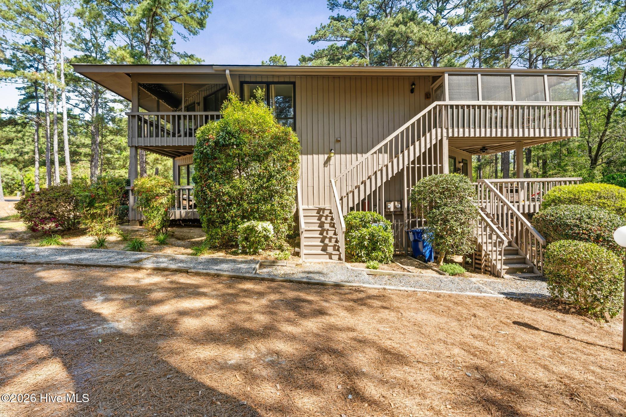 424 Foxcroft Circle Property Photo 2