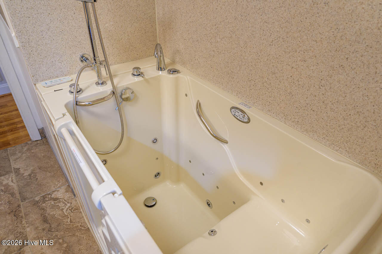 73 Kimberly Drive Property Photo 63