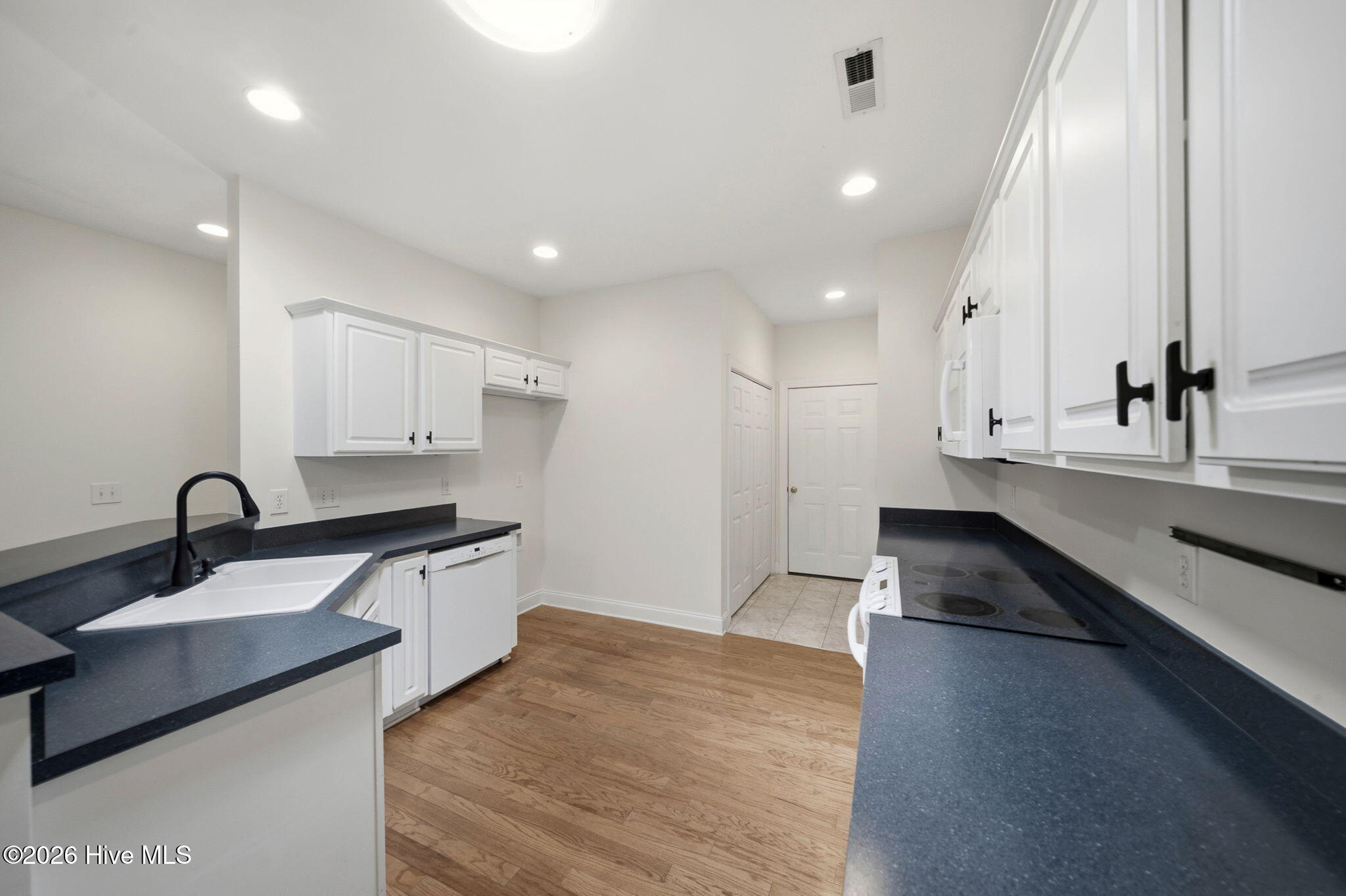 4524 Regent Drive Property Photo 18