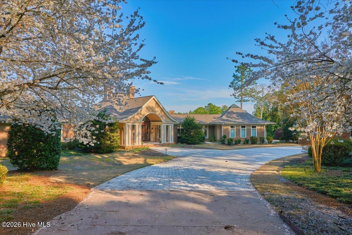 475 Lake Dornoch Drive Property Photo 1