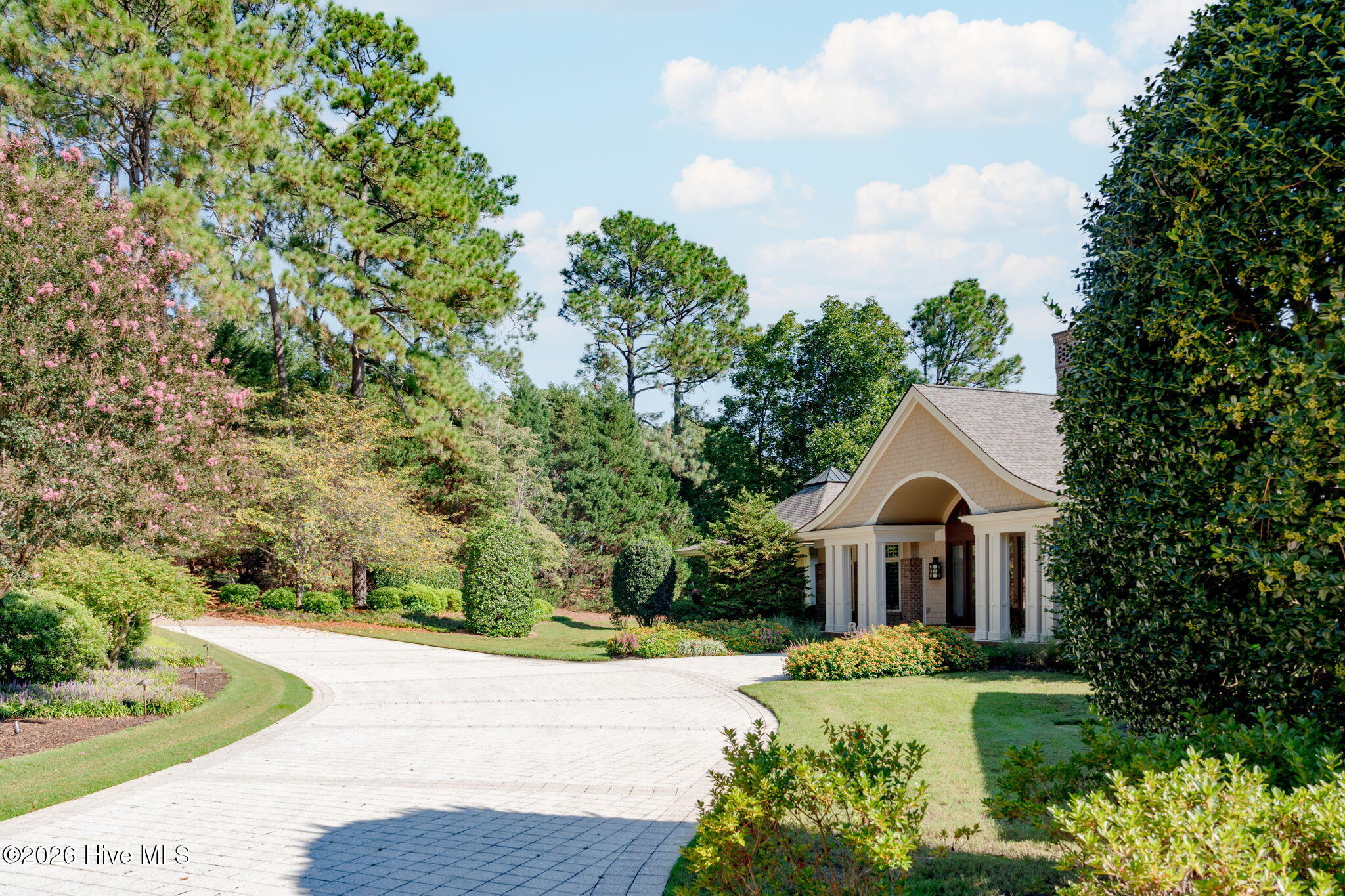 475 Lake Dornoch Drive Property Photo 3