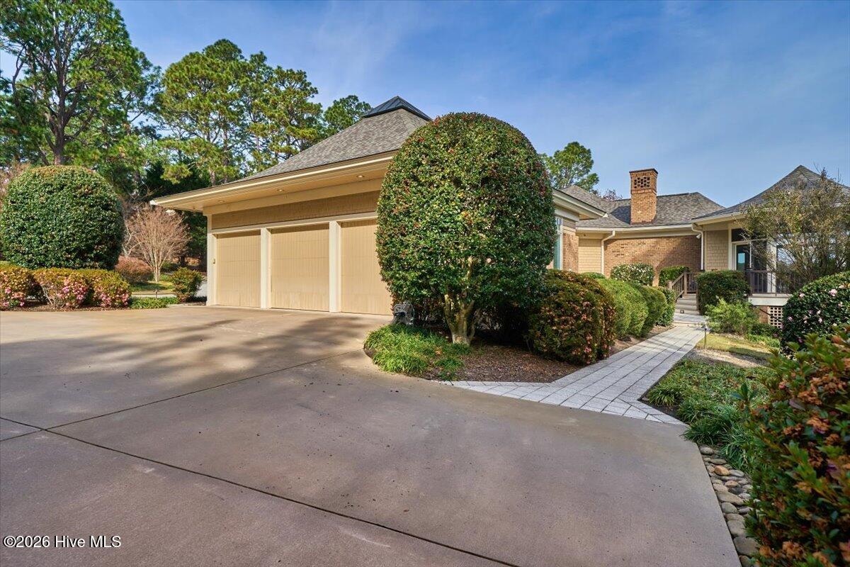 475 Lake Dornoch Drive Property Photo 5