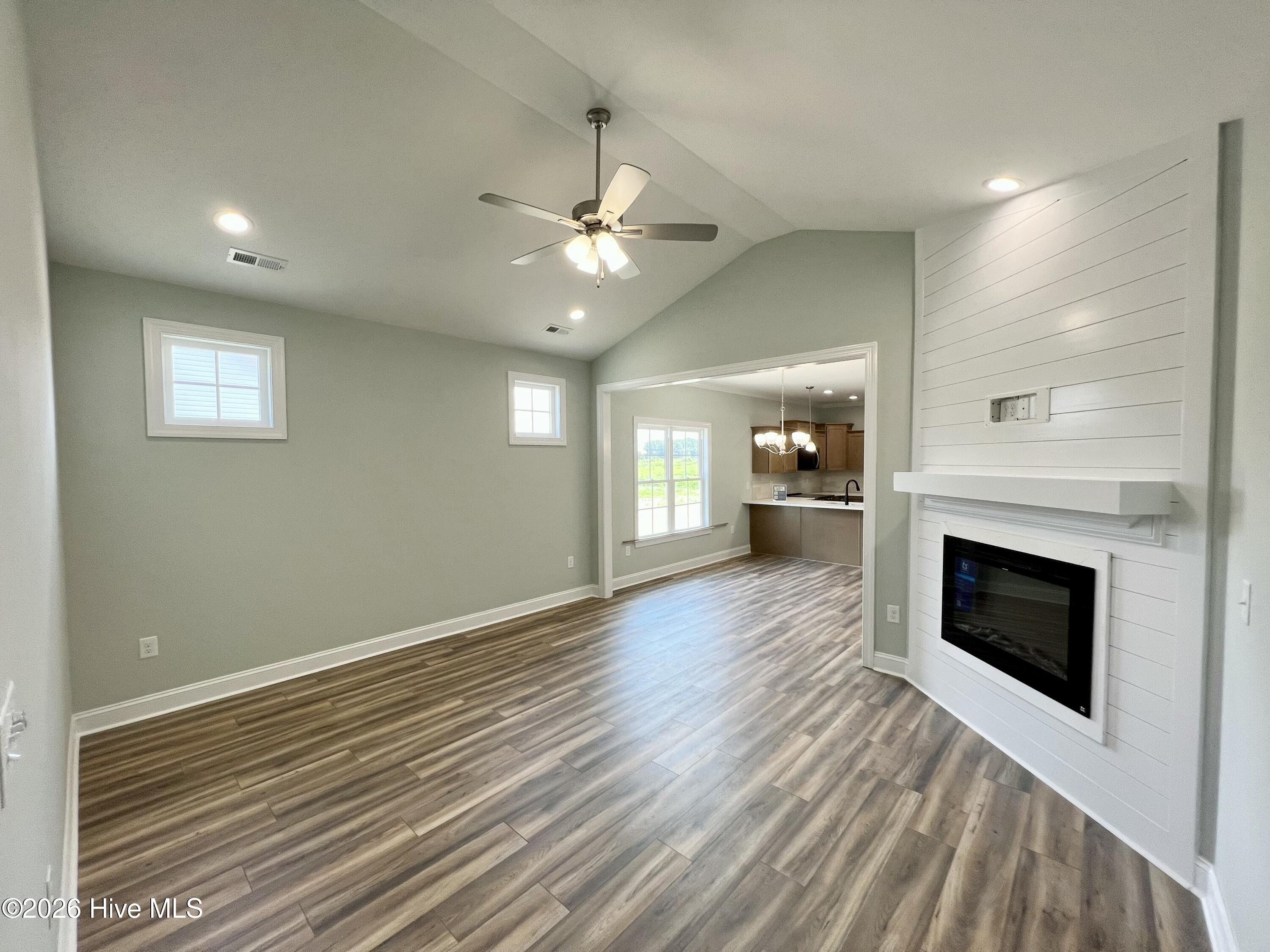308 E Norwayne Alumni Way Property Photo 3