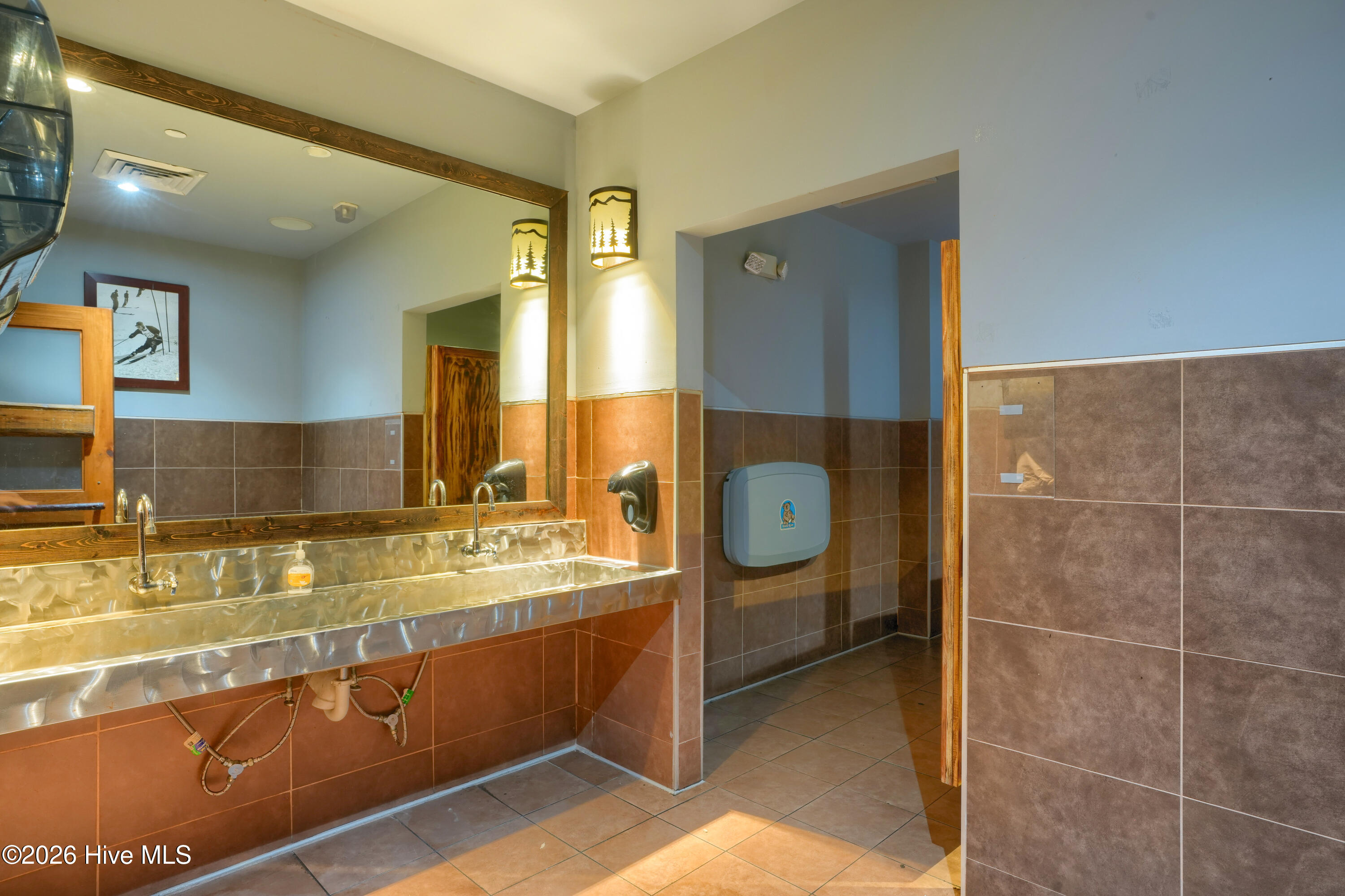 302 Western Boulevard Property Photo 25