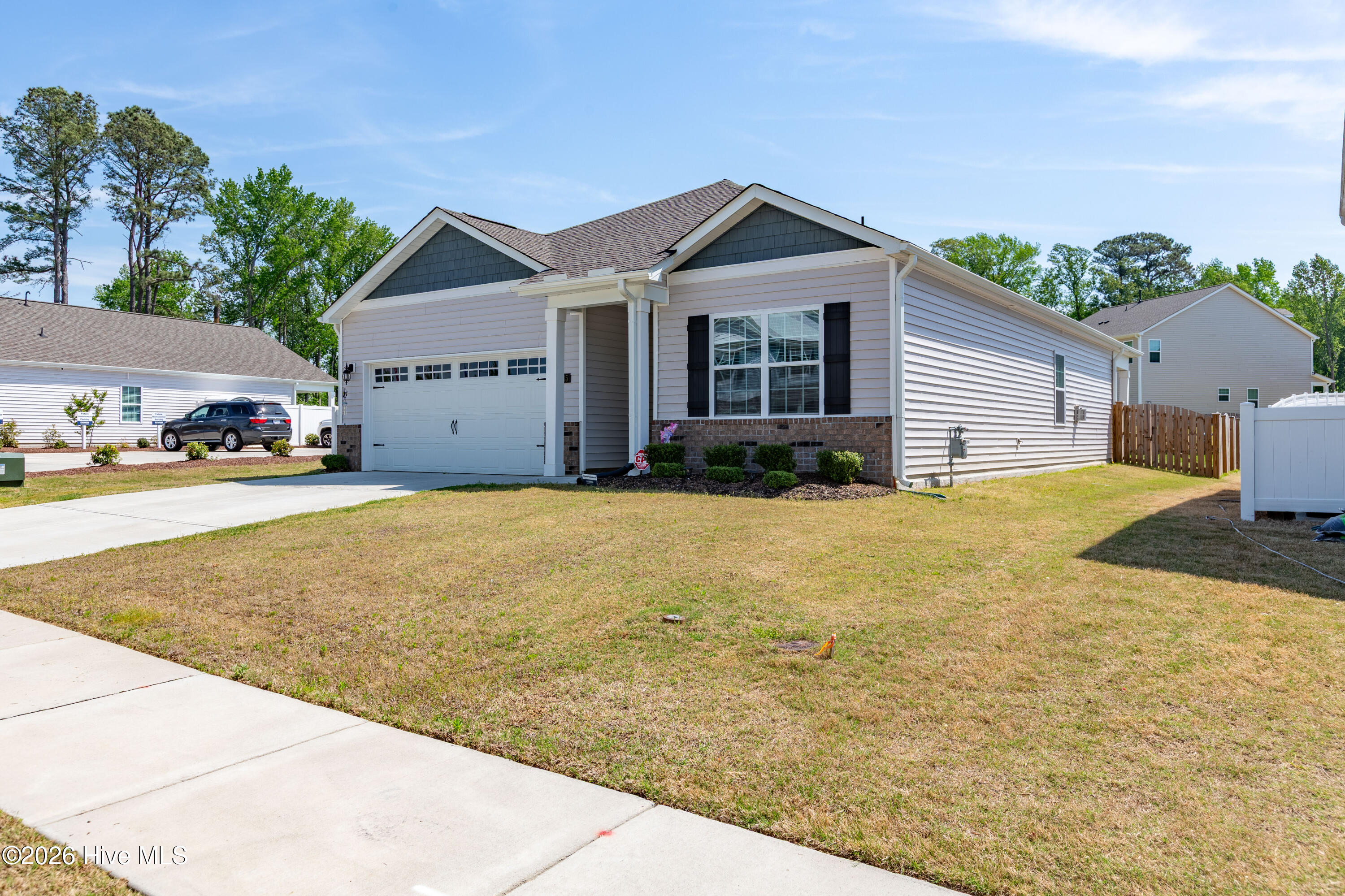 1015 Saddlebrook Drive Property Photo 3