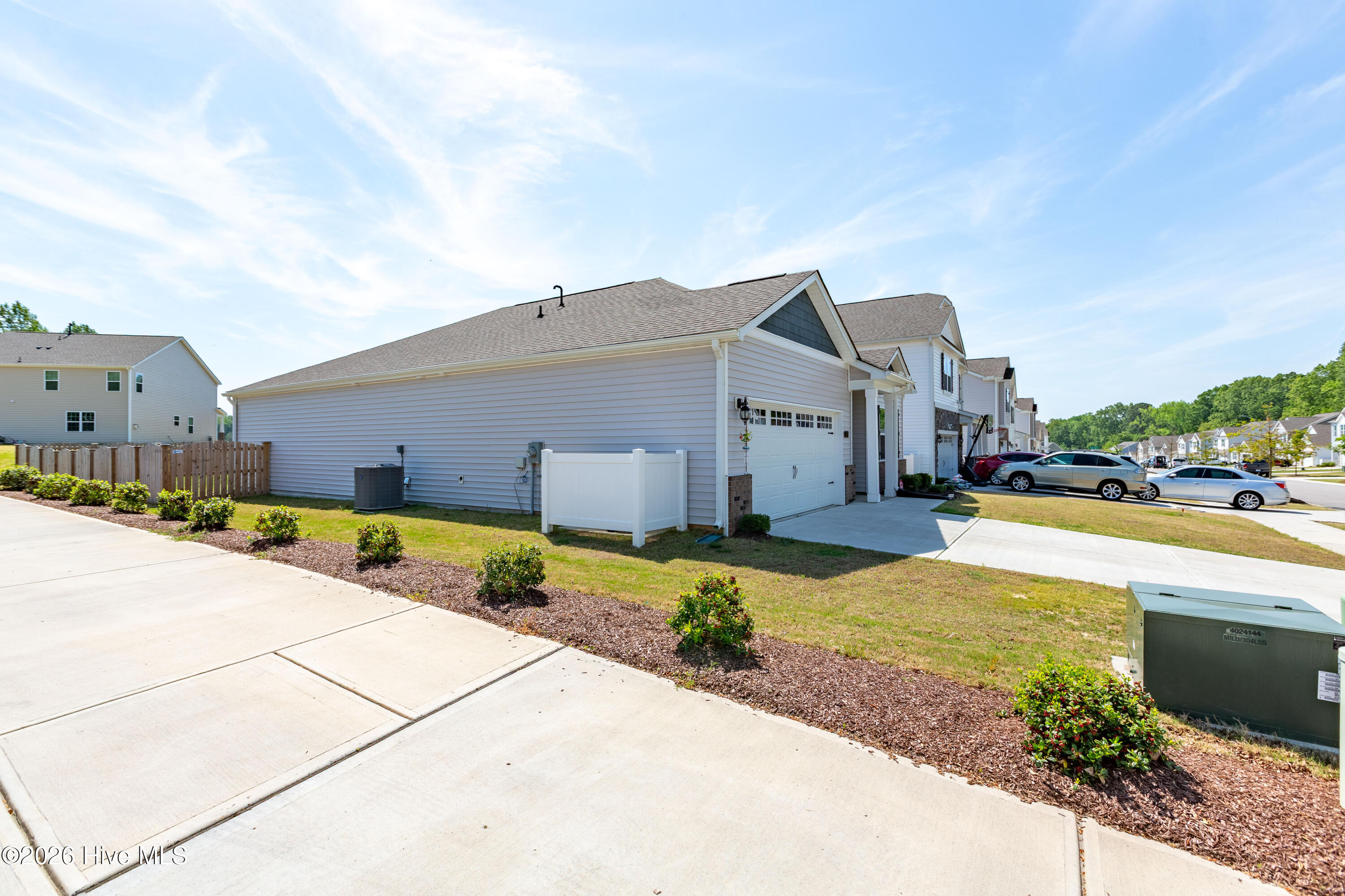 1015 Saddlebrook Drive Property Photo 4