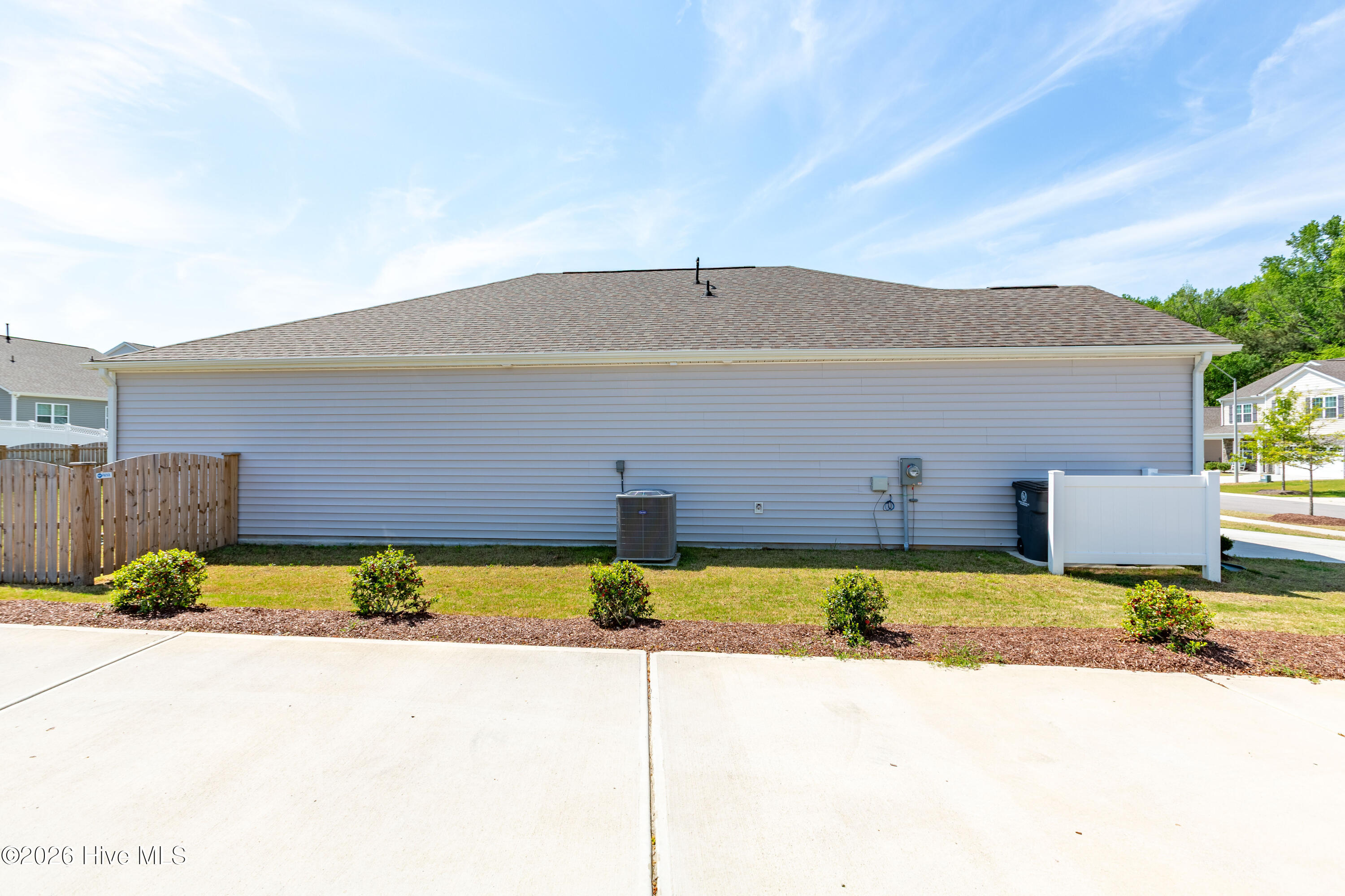 1015 Saddlebrook Drive Property Photo 5