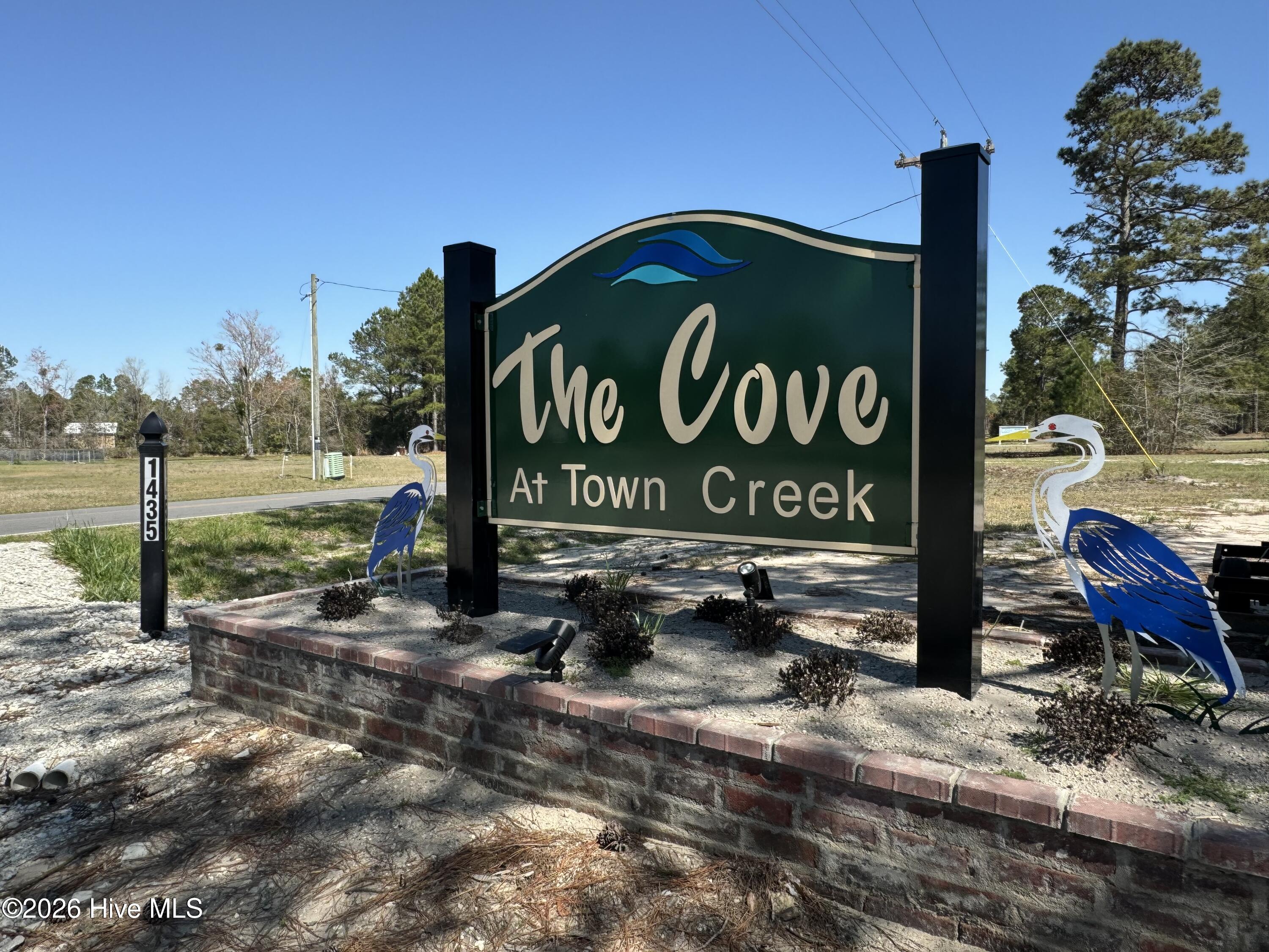 332 5 The Cove Lane Ne Property Photo 1