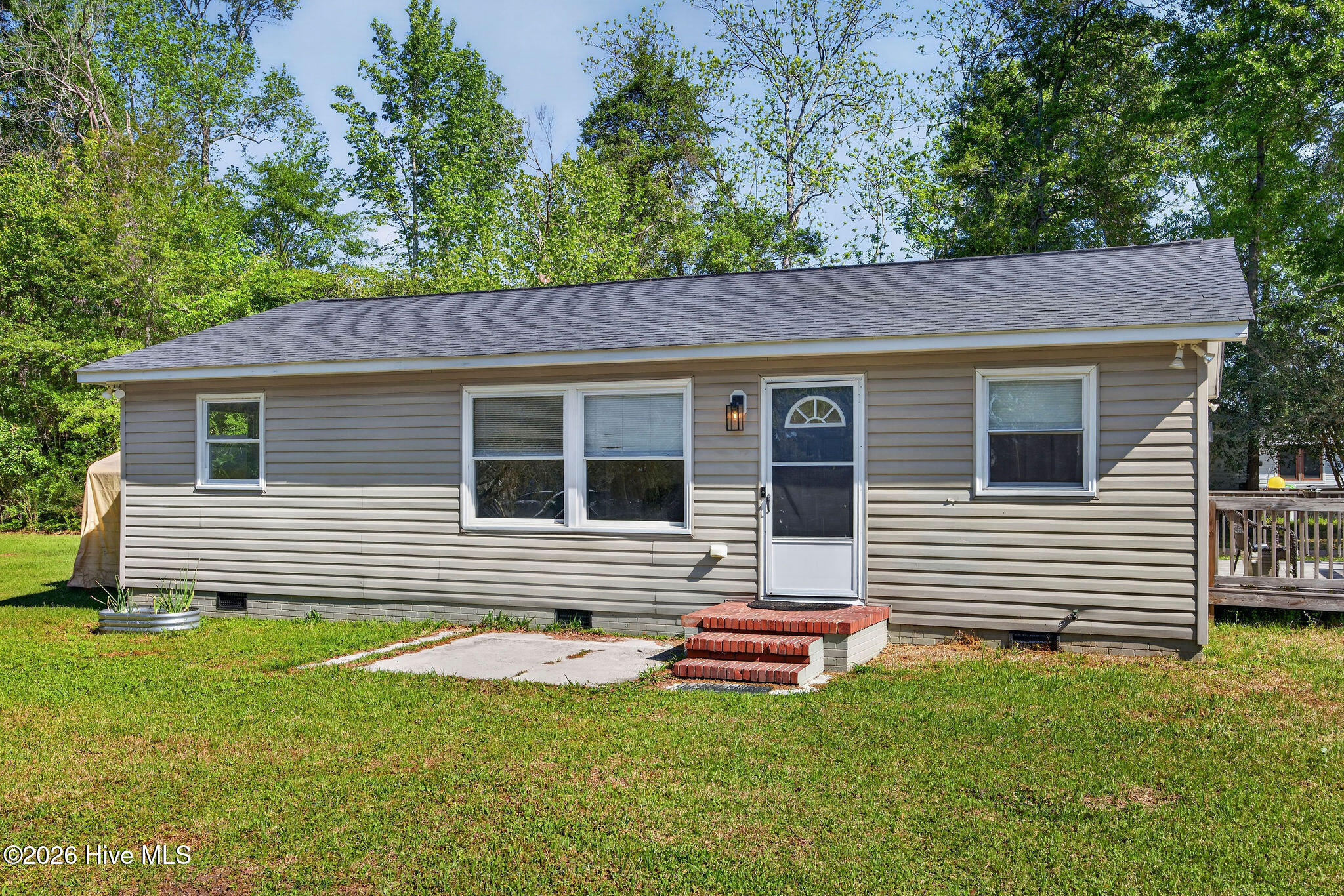 555 Cedar Street Property Photo 3