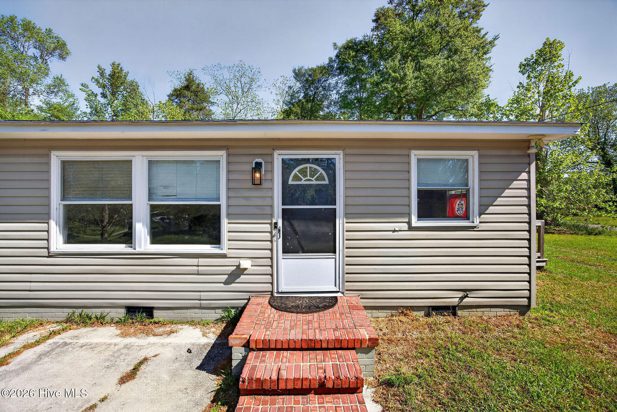 555 Cedar Street Property Photo 6