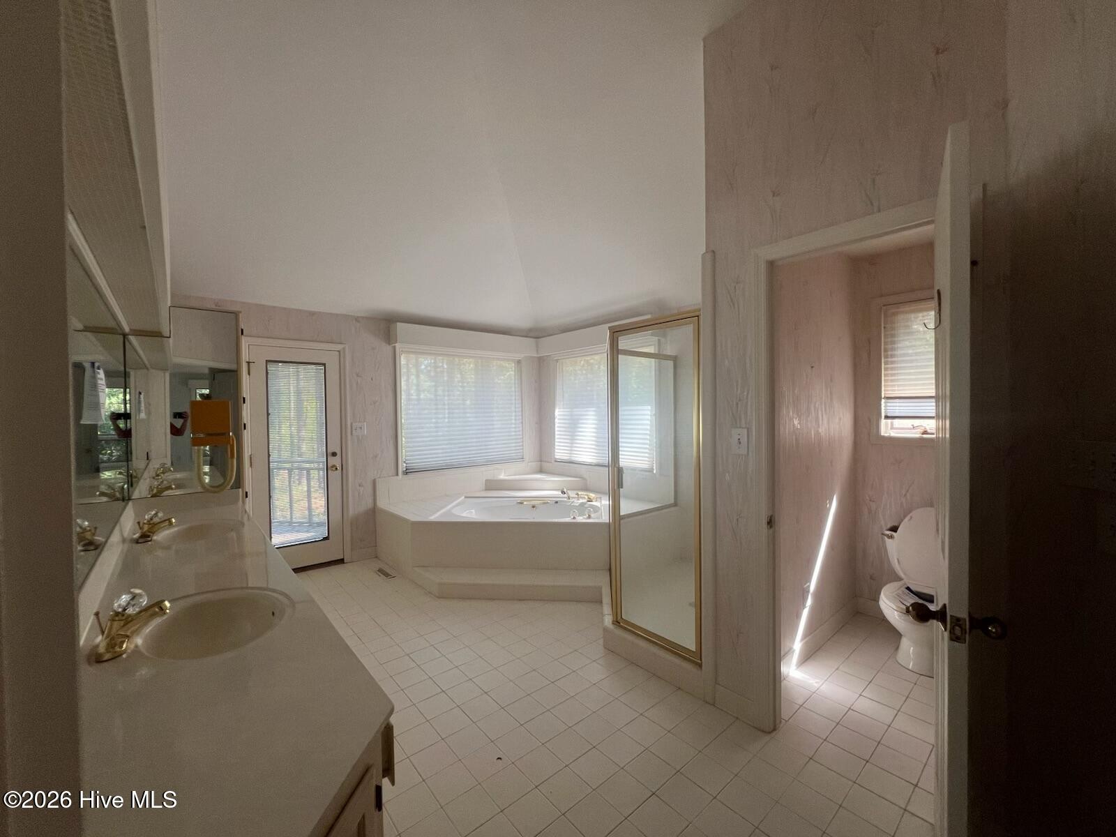 1551 Linden Road Property Photo 6