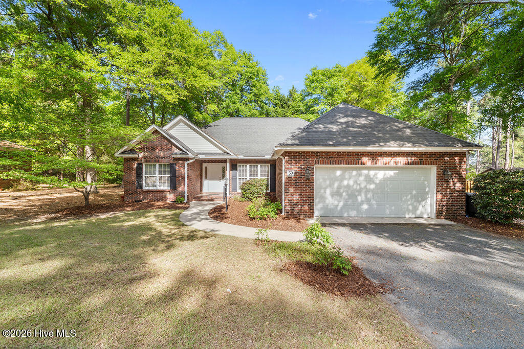 30 Oakmont Circle Property Photo 1