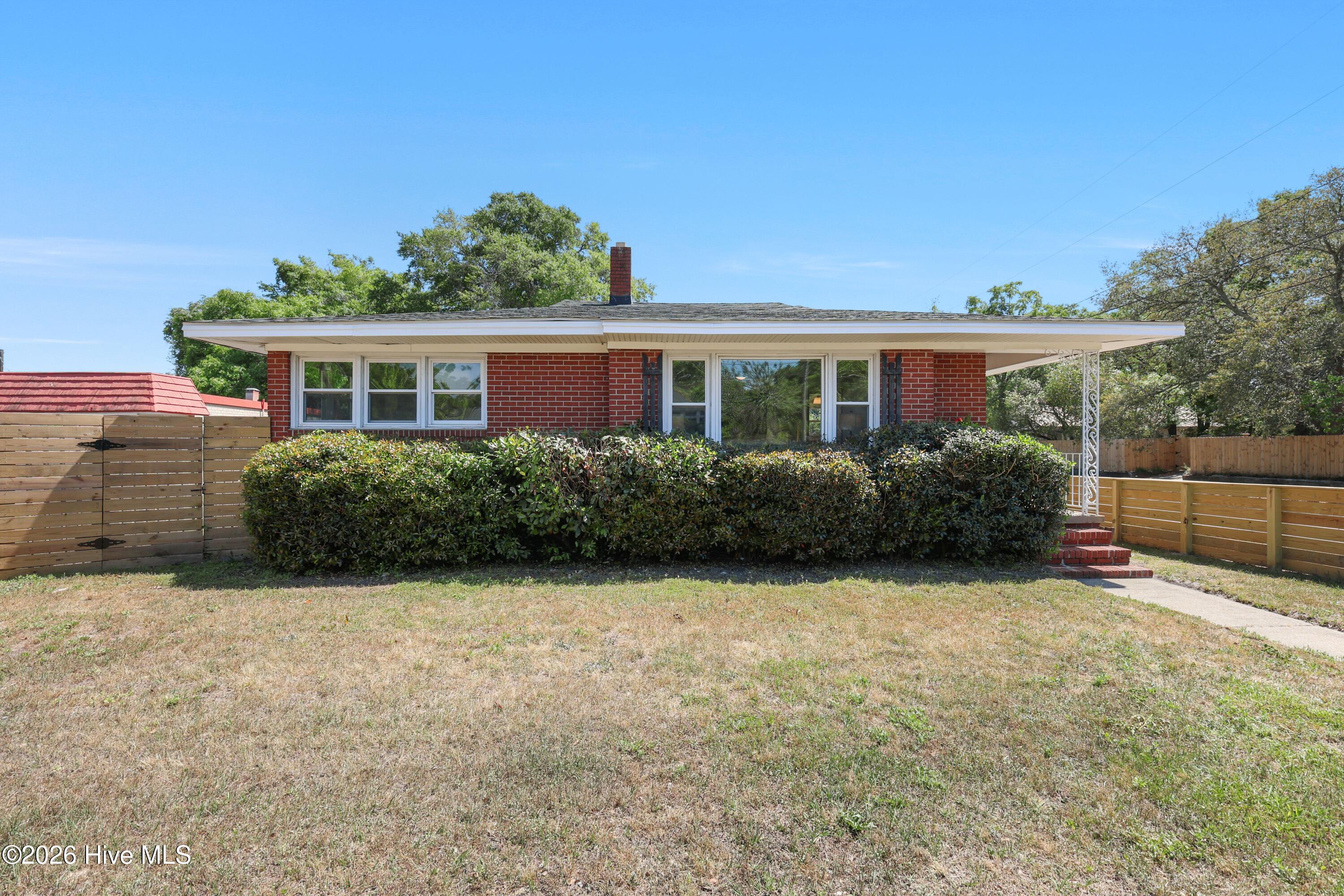 402 Southern Boulevard Property Photo 1