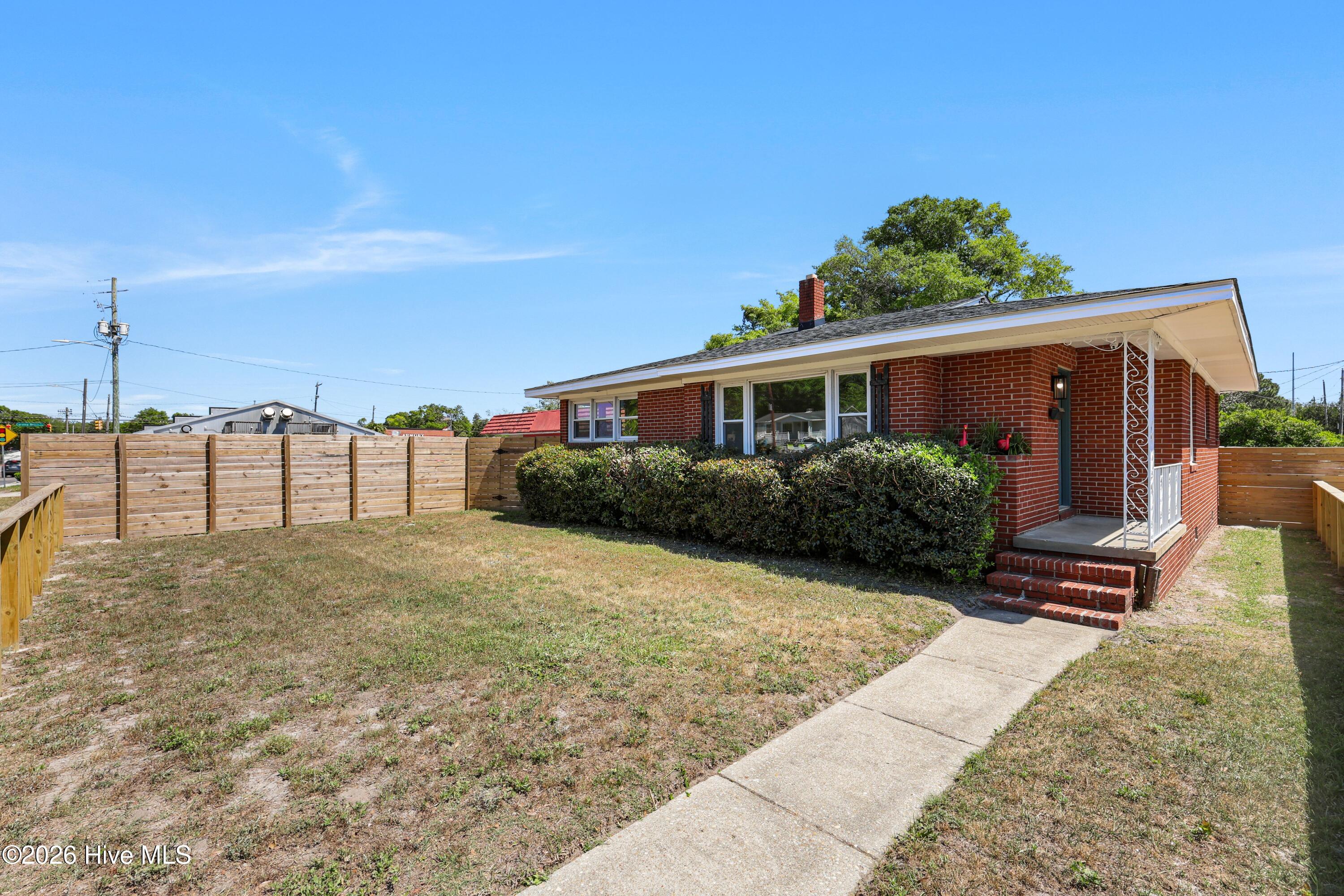 402 Southern Boulevard Property Photo 3