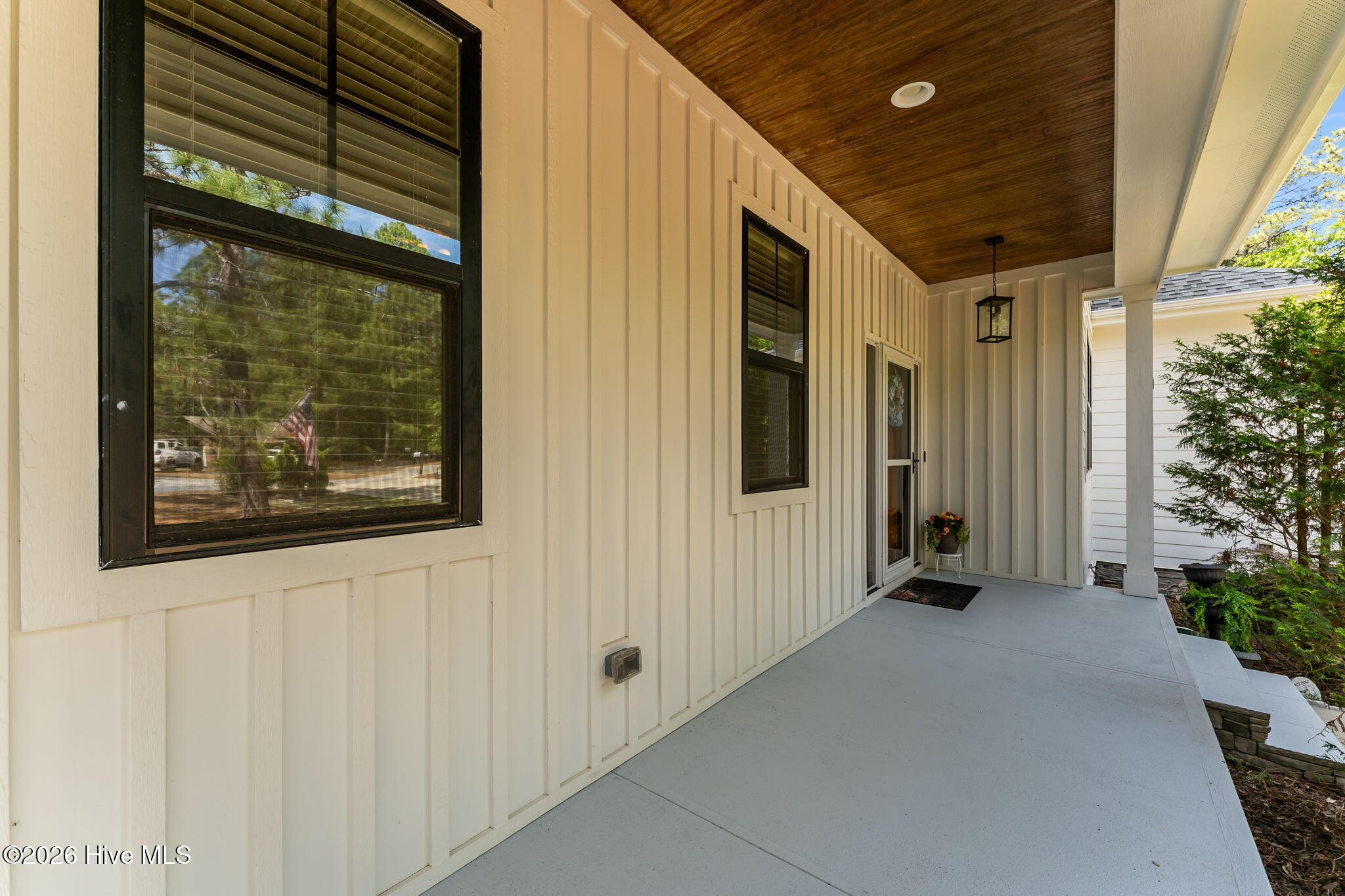 6 Wilshire Lane Property Photo 5