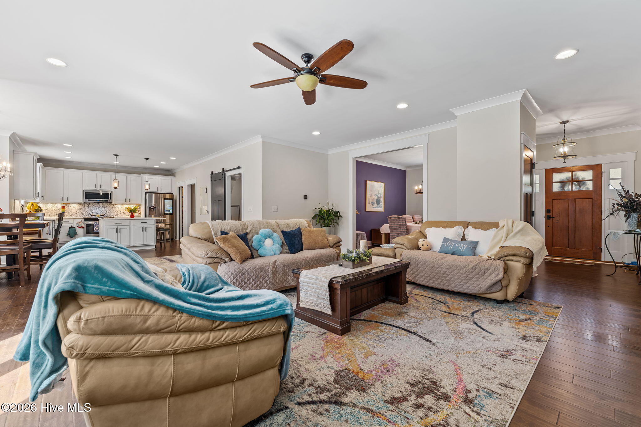 6 Wilshire Lane Property Photo 11