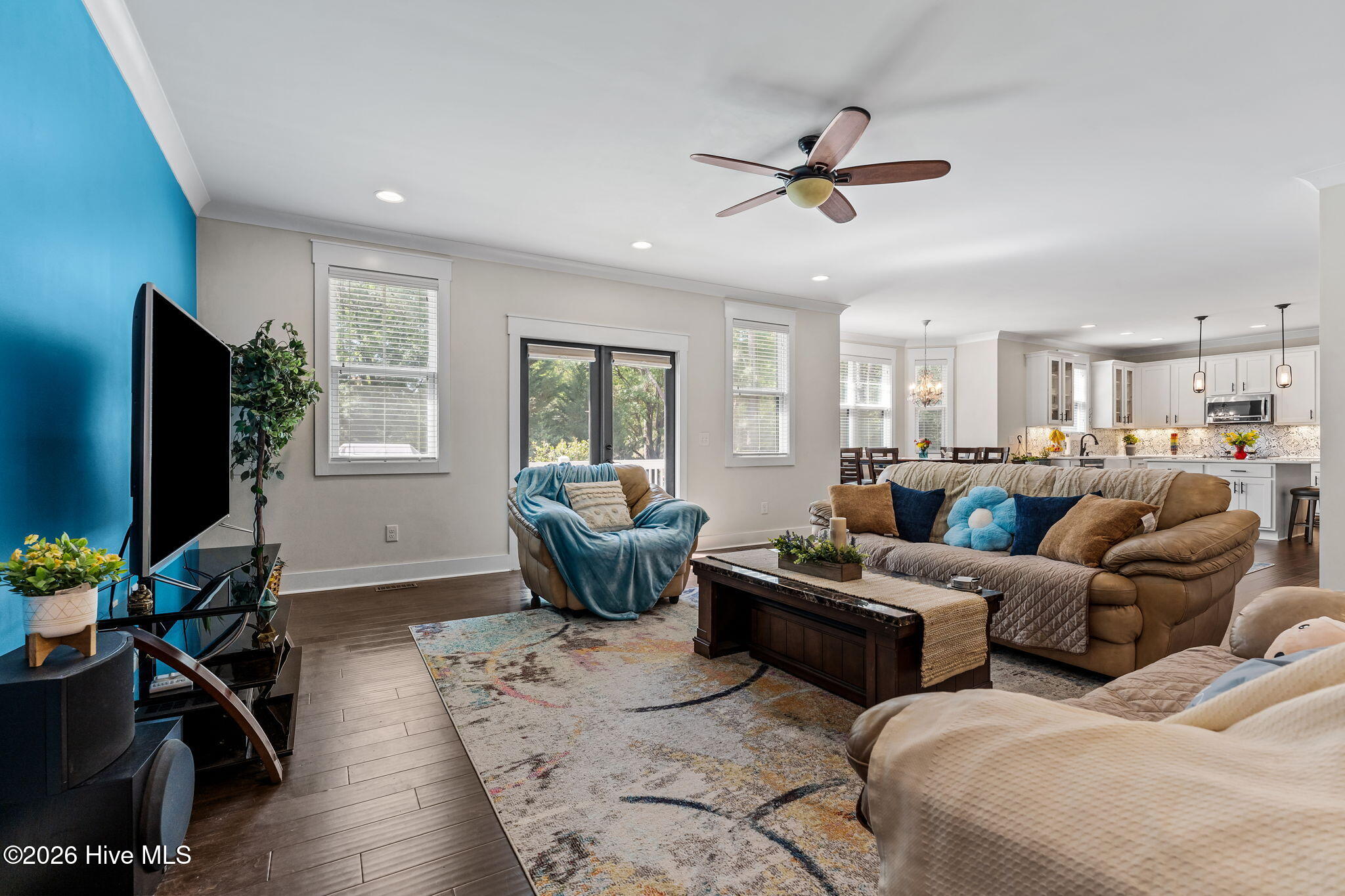 6 Wilshire Lane Property Photo 15